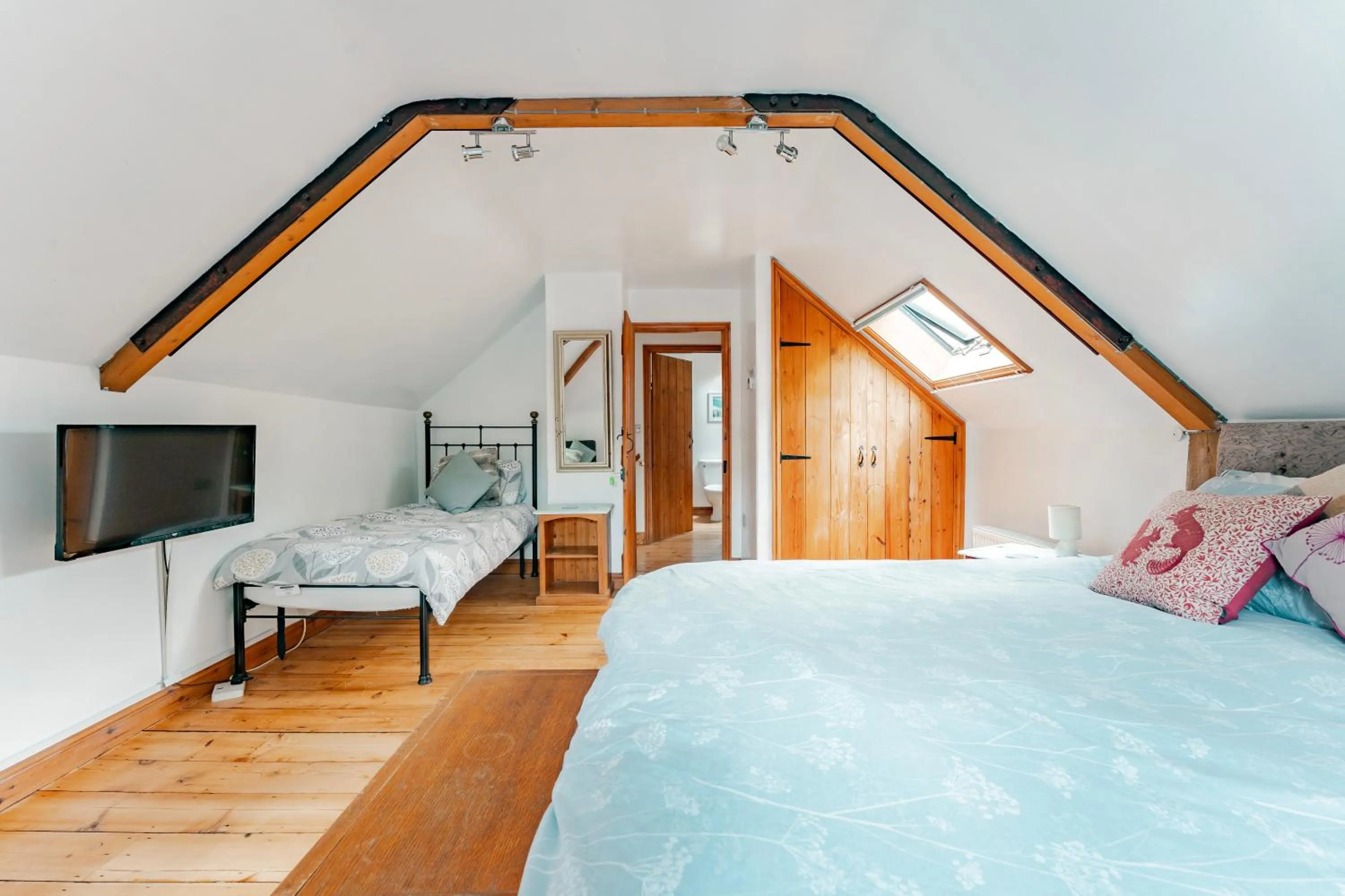 Bed in the Orangery - BnB Suites