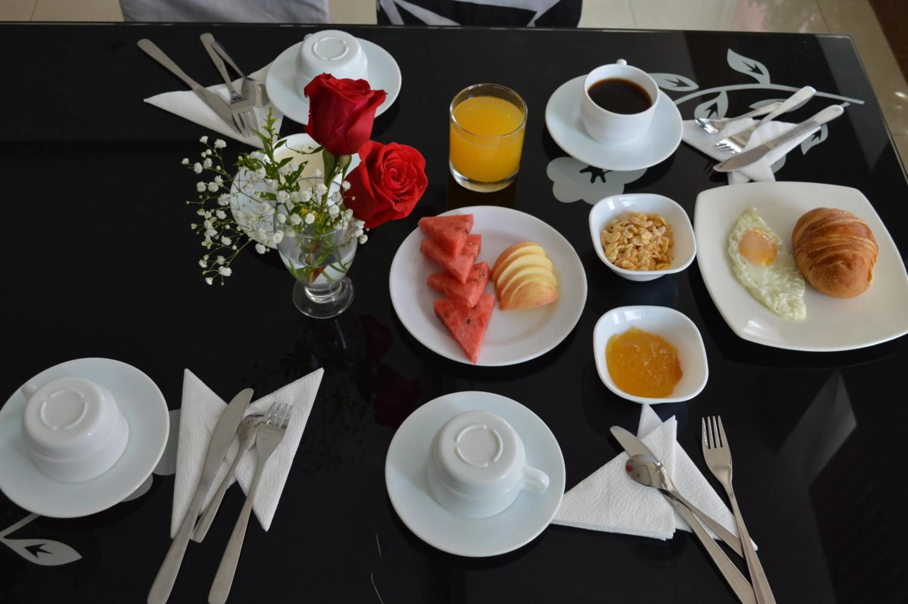 Restaurant/places to eat in Hotel Lottus