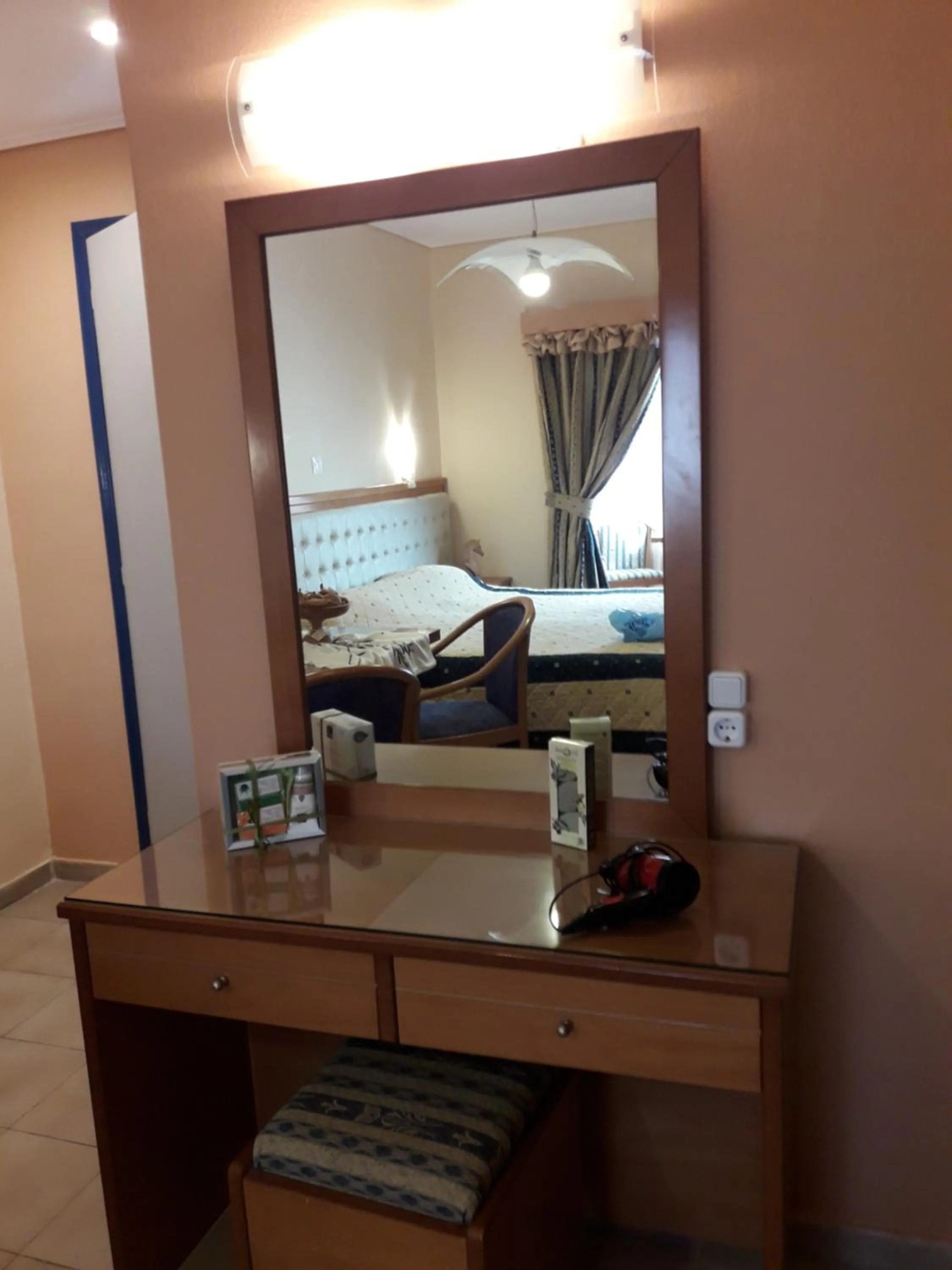 Photo of the whole room in Studios Cosmopolitan