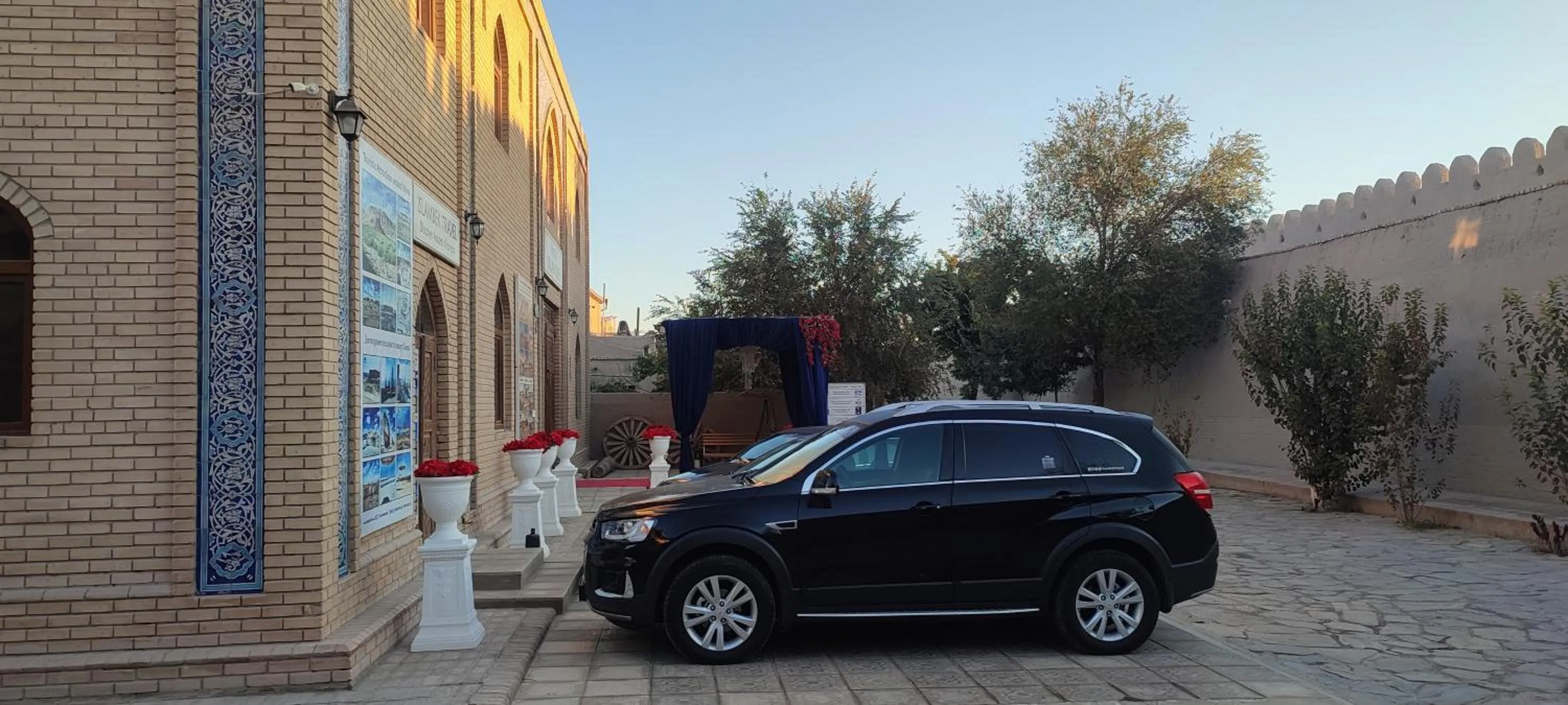 Islambek Travel & Hotel