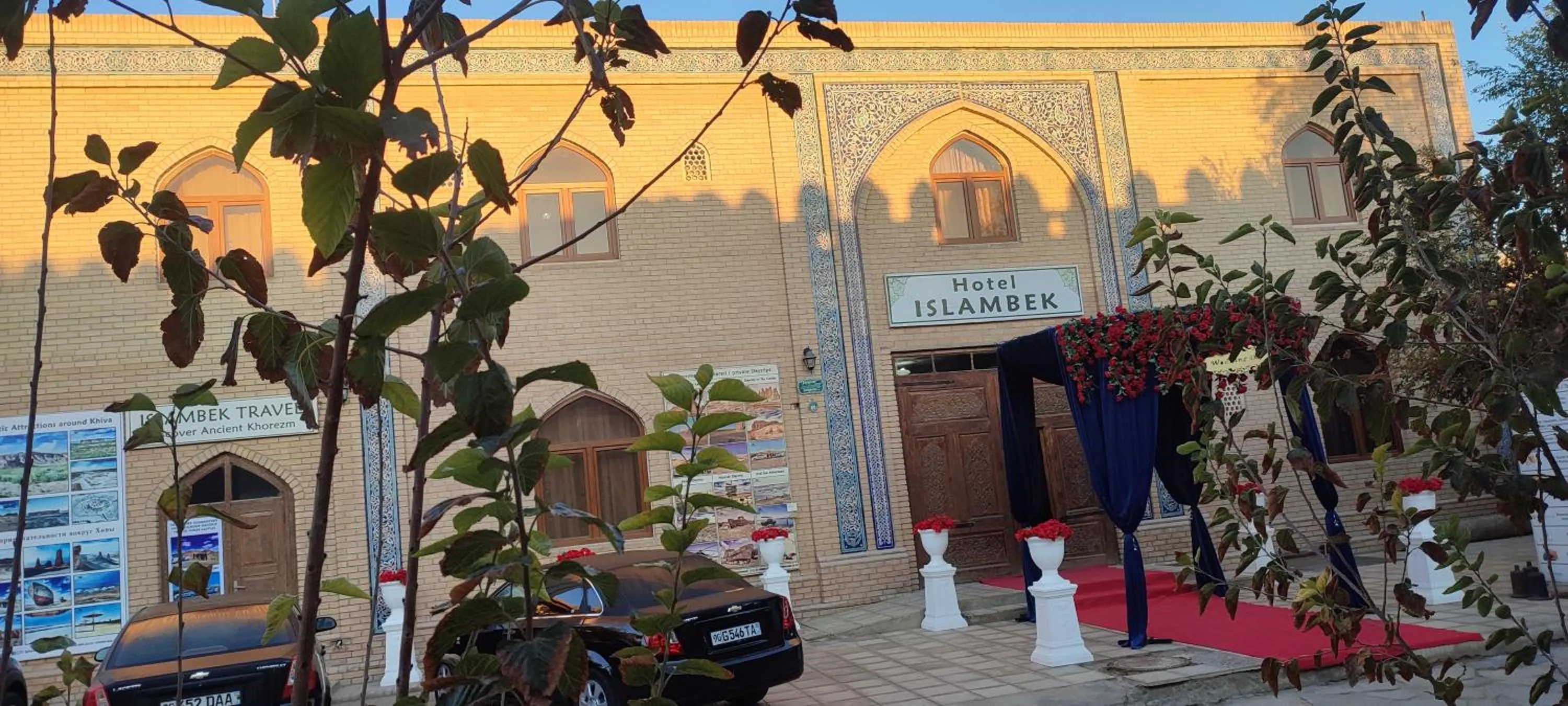 Islambek Travel & Hotel