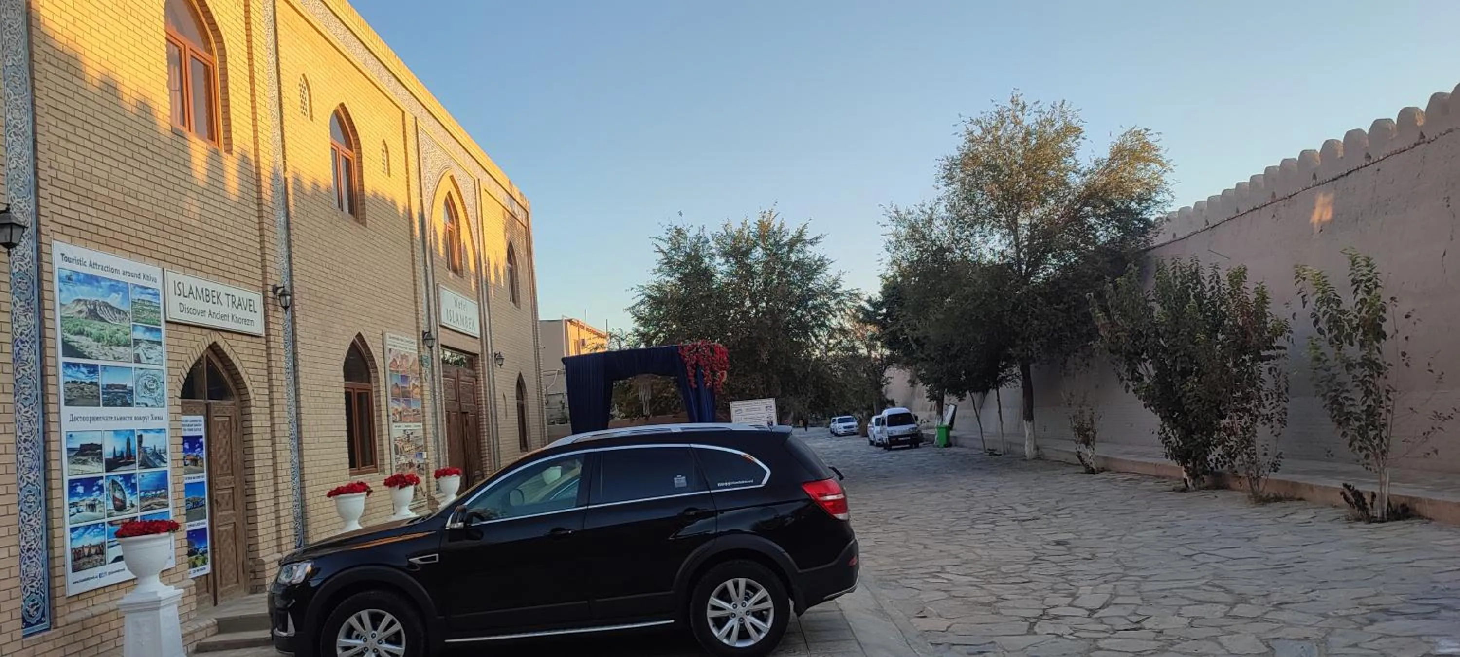 Islambek Travel & Hotel