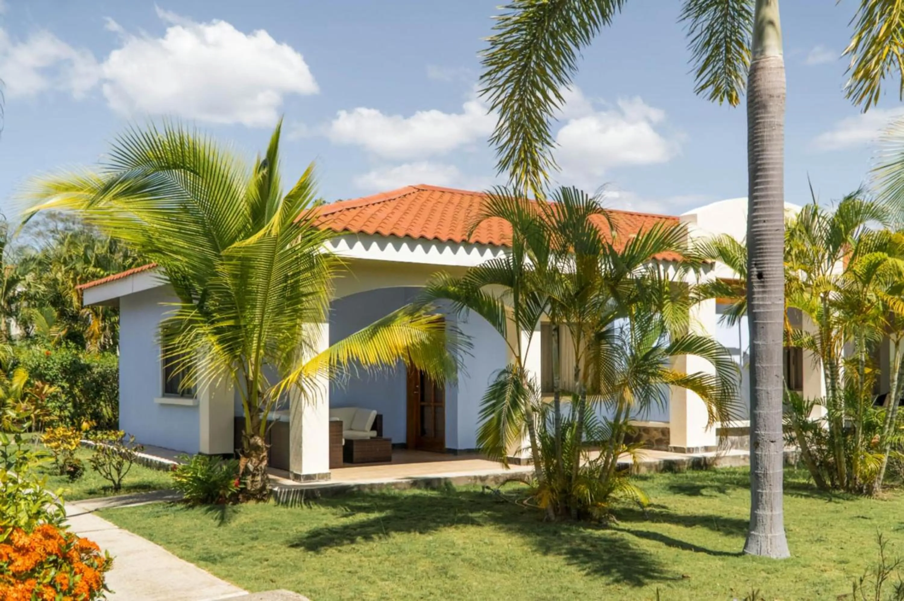 Property building in Sueño al Mar Residence & Hotel