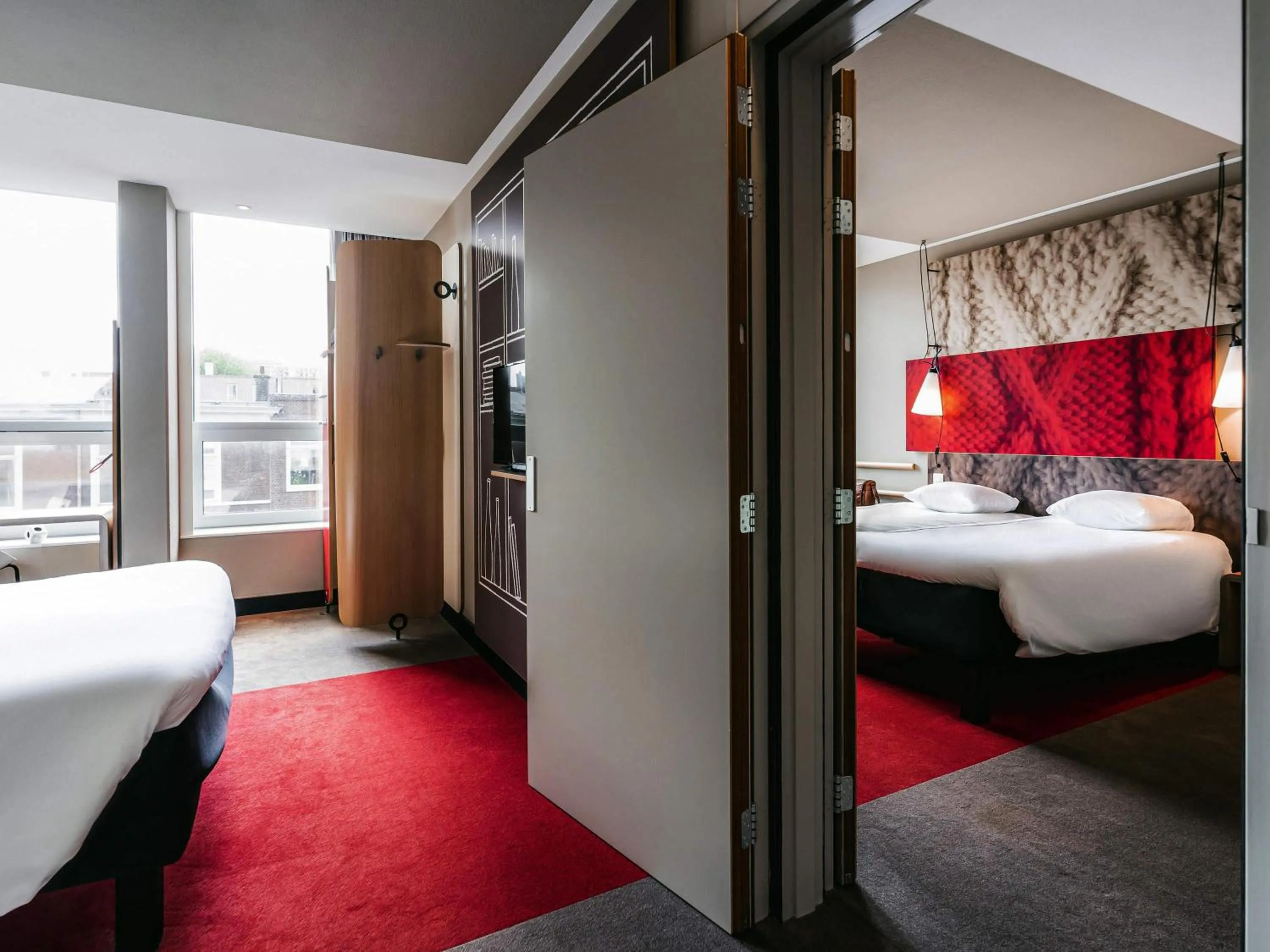 Bedroom, Bed in ibis Den Haag City Centre