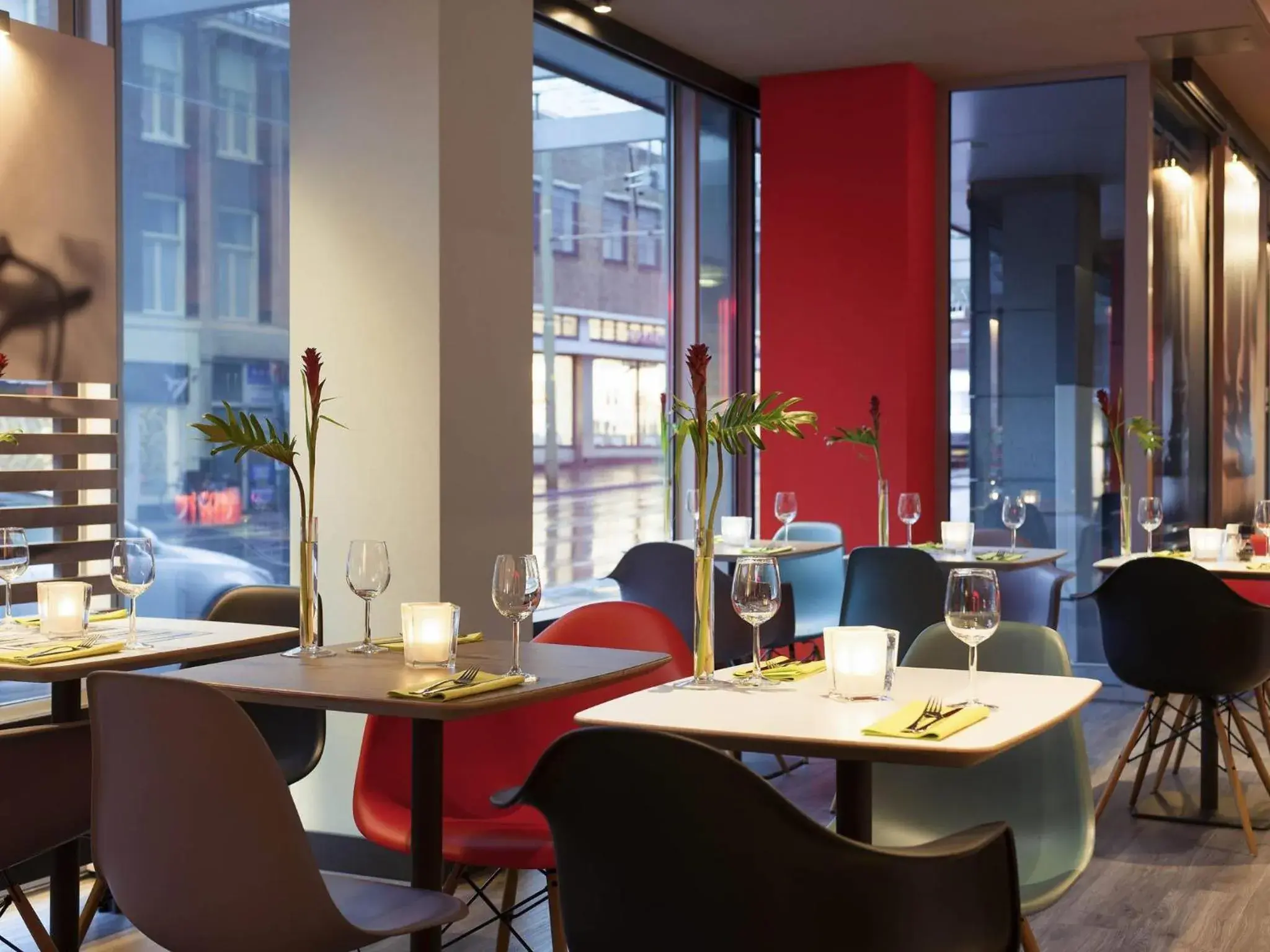 Restaurant/places to eat in ibis Den Haag City Centre Restaurant/places to eat in ibis Den Haag City Centre