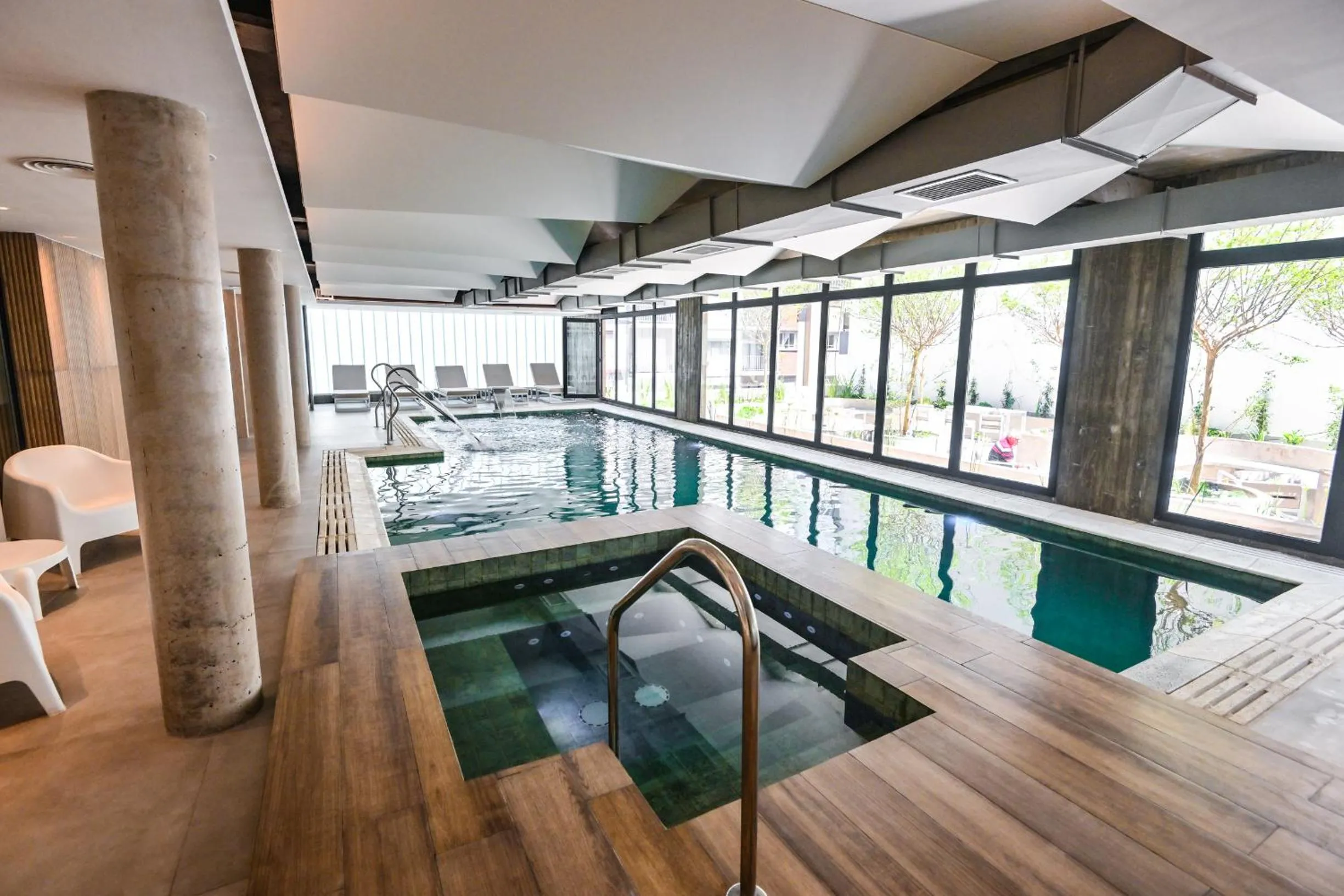 Swimming pool in Hotel Denver Mar del Plata