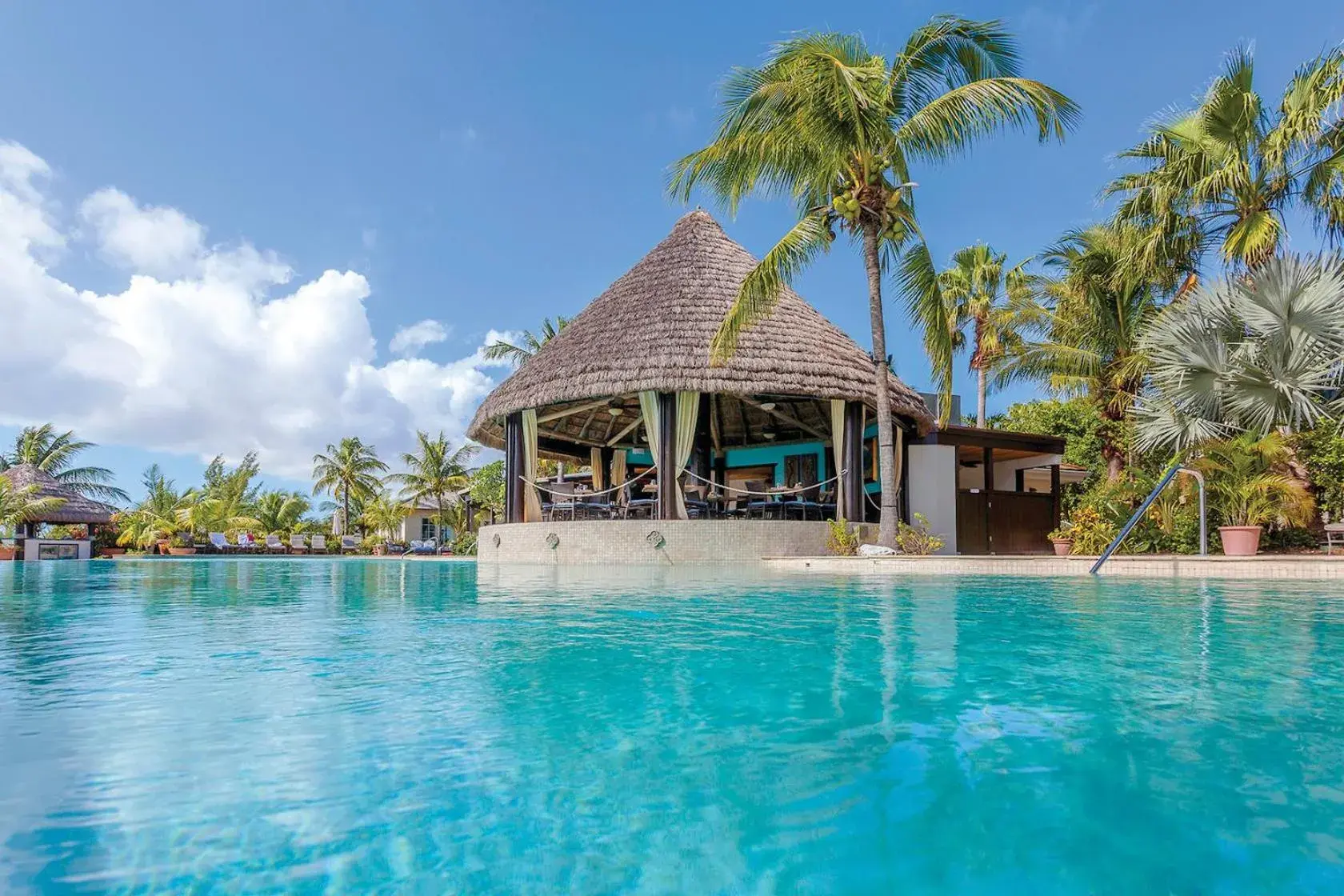 Swimming pool in Grand Isle Resort & Residences Swimming pool in Grand Isle Resort & Residences