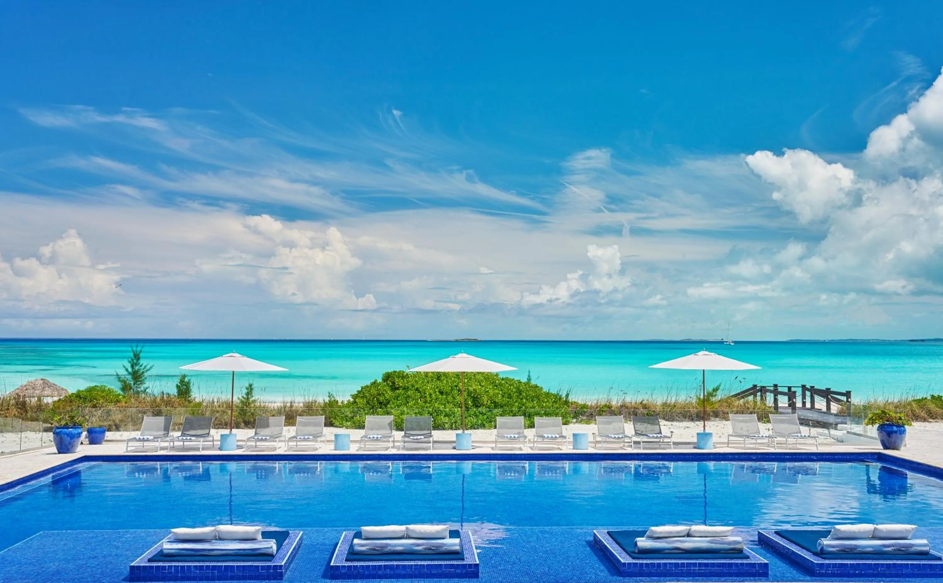 Swimming pool in Grand Isle Resort & Residences