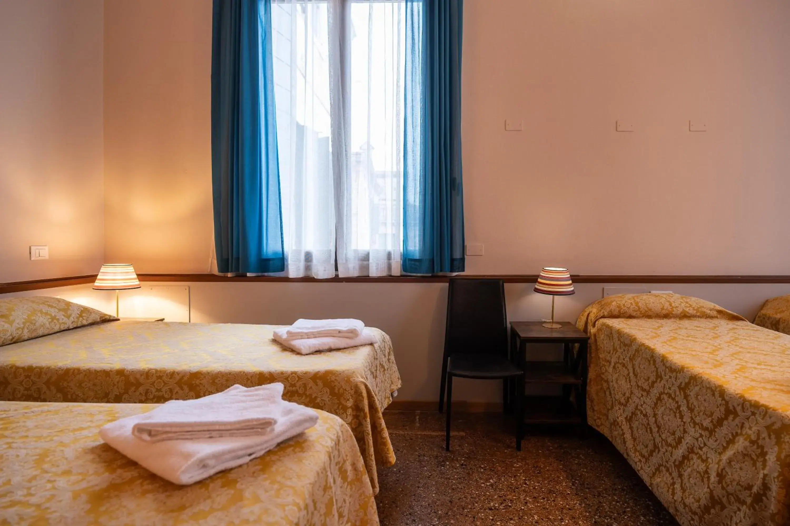Quadruple Room with Private External Bathroom in Foresteria Valdese Venezia Quadruple Room with Private External Bathroom in Foresteria Valdese Venezia