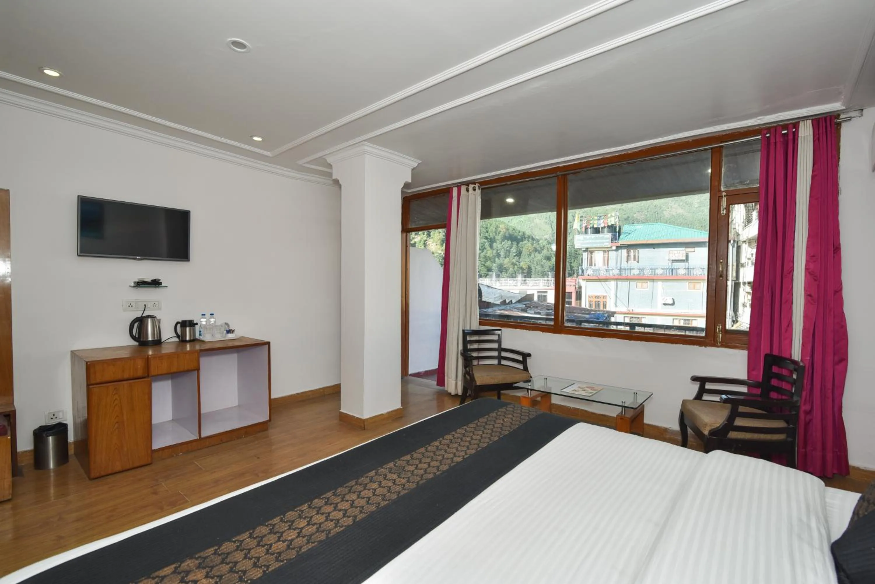 Balcony/Terrace, Bed in Hotel M AND RESORT