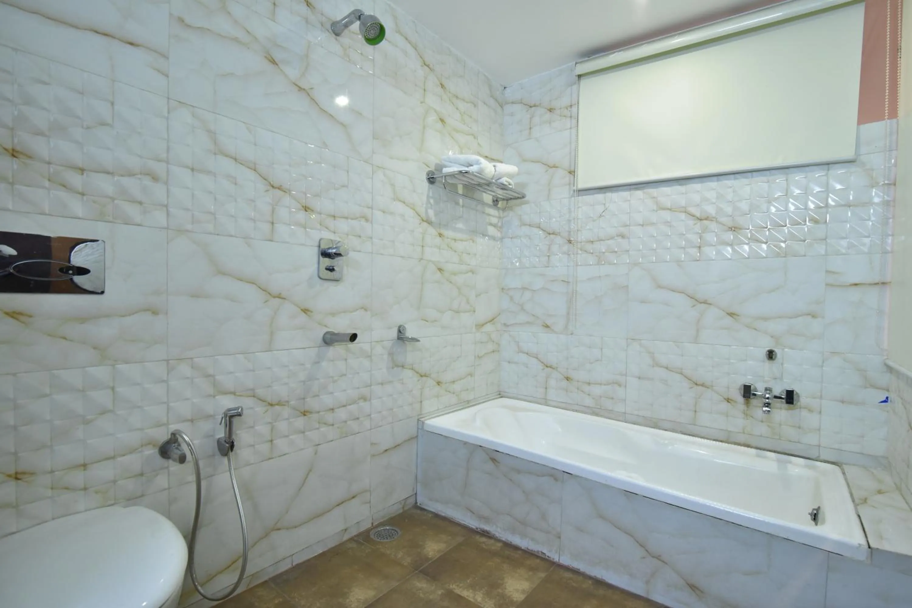 Shower in Hotel M AND RESORT