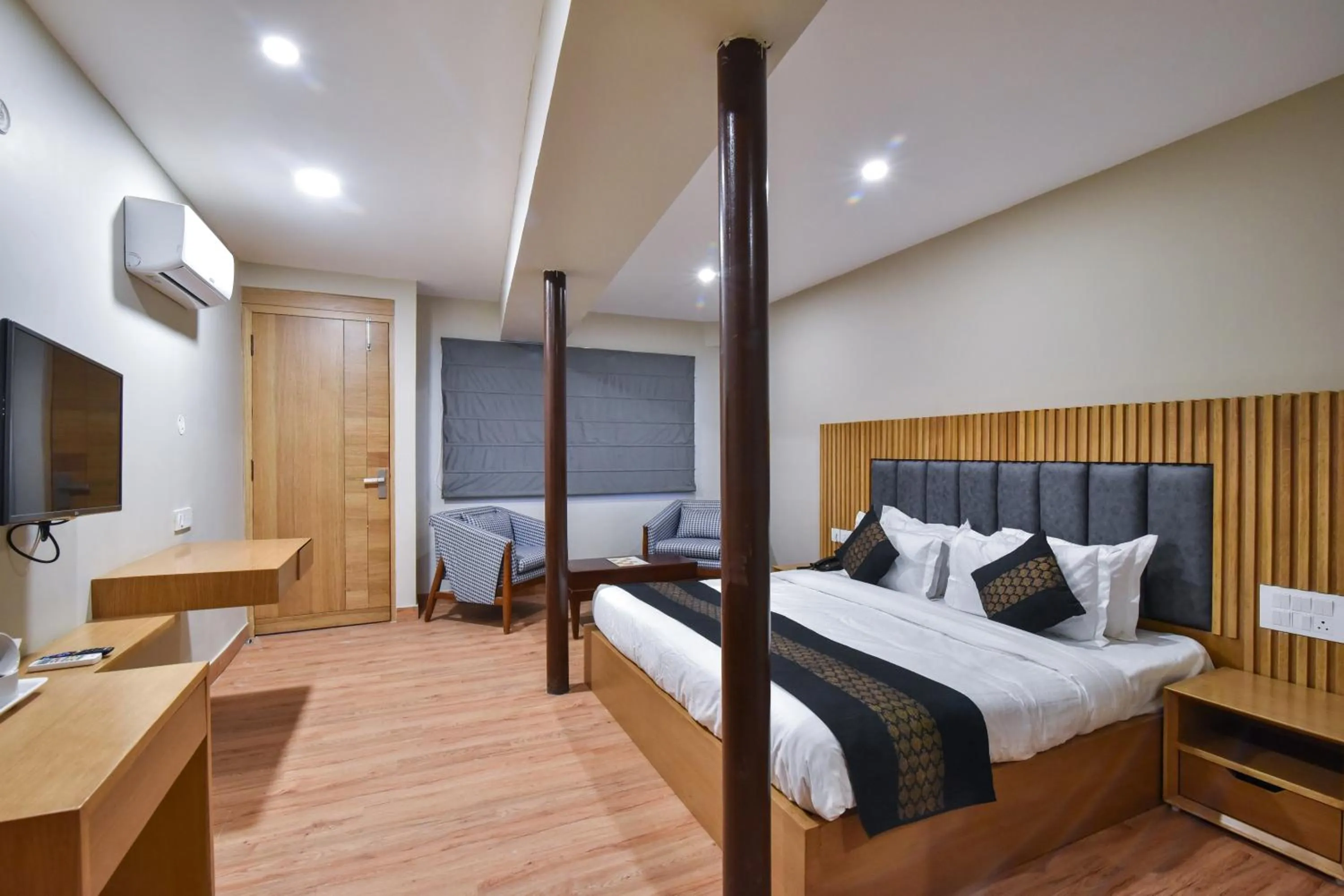 Photo of the whole room, Bed in Hotel M AND RESORT