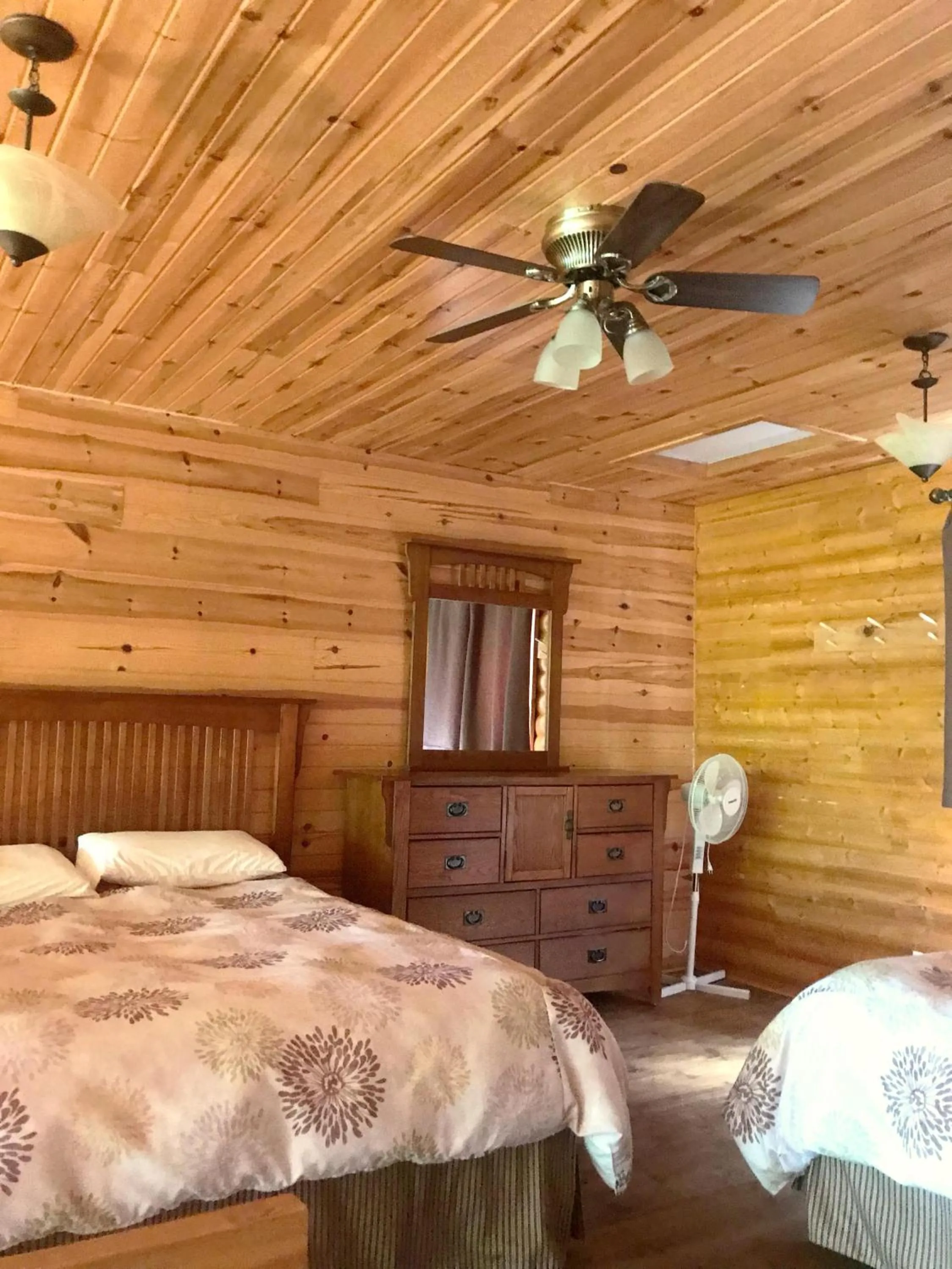 Bedroom, Bed in Chalets et Spa Lac Saint-Jean
