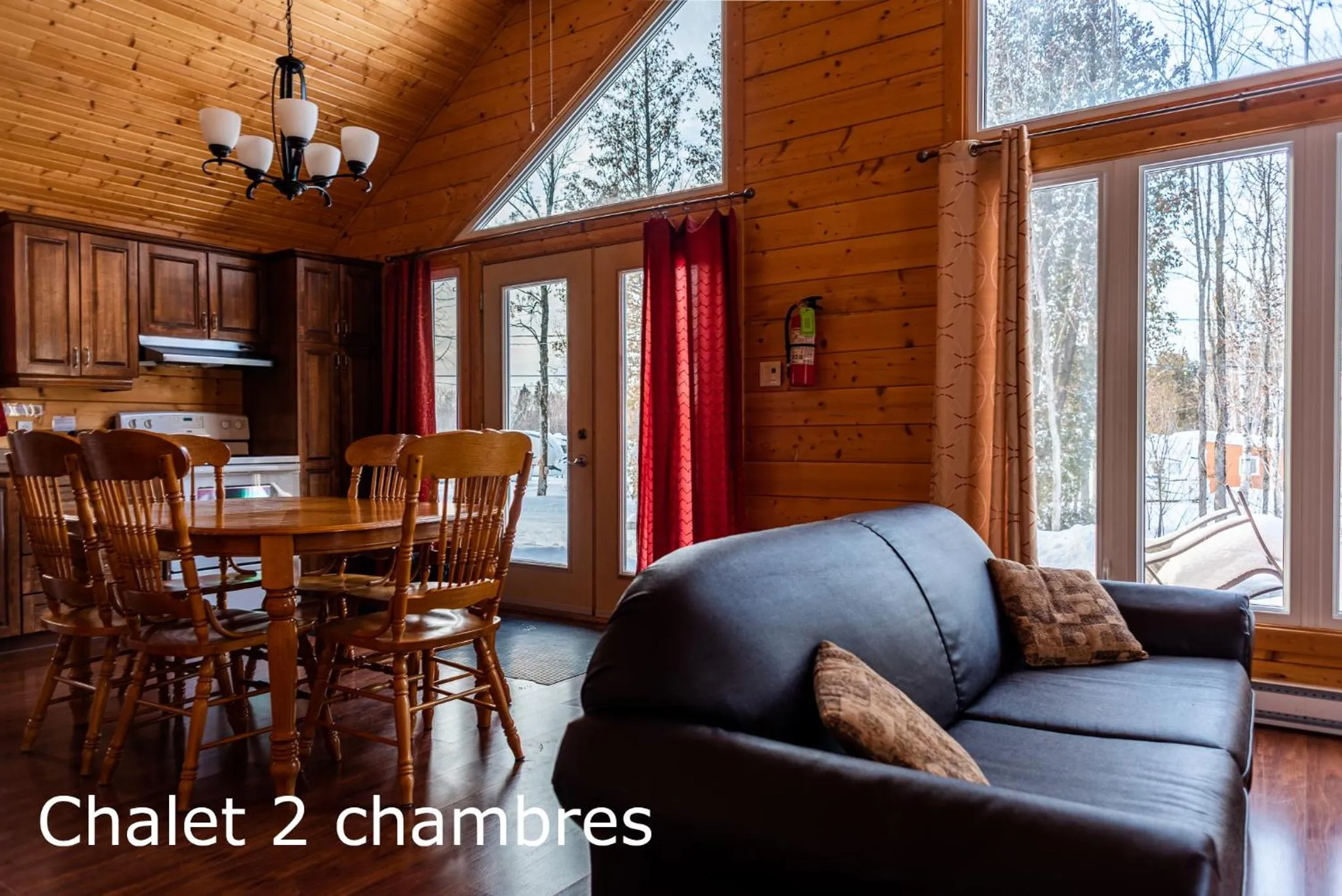 Kitchen or kitchenette in Chalets et Spa Lac Saint-Jean