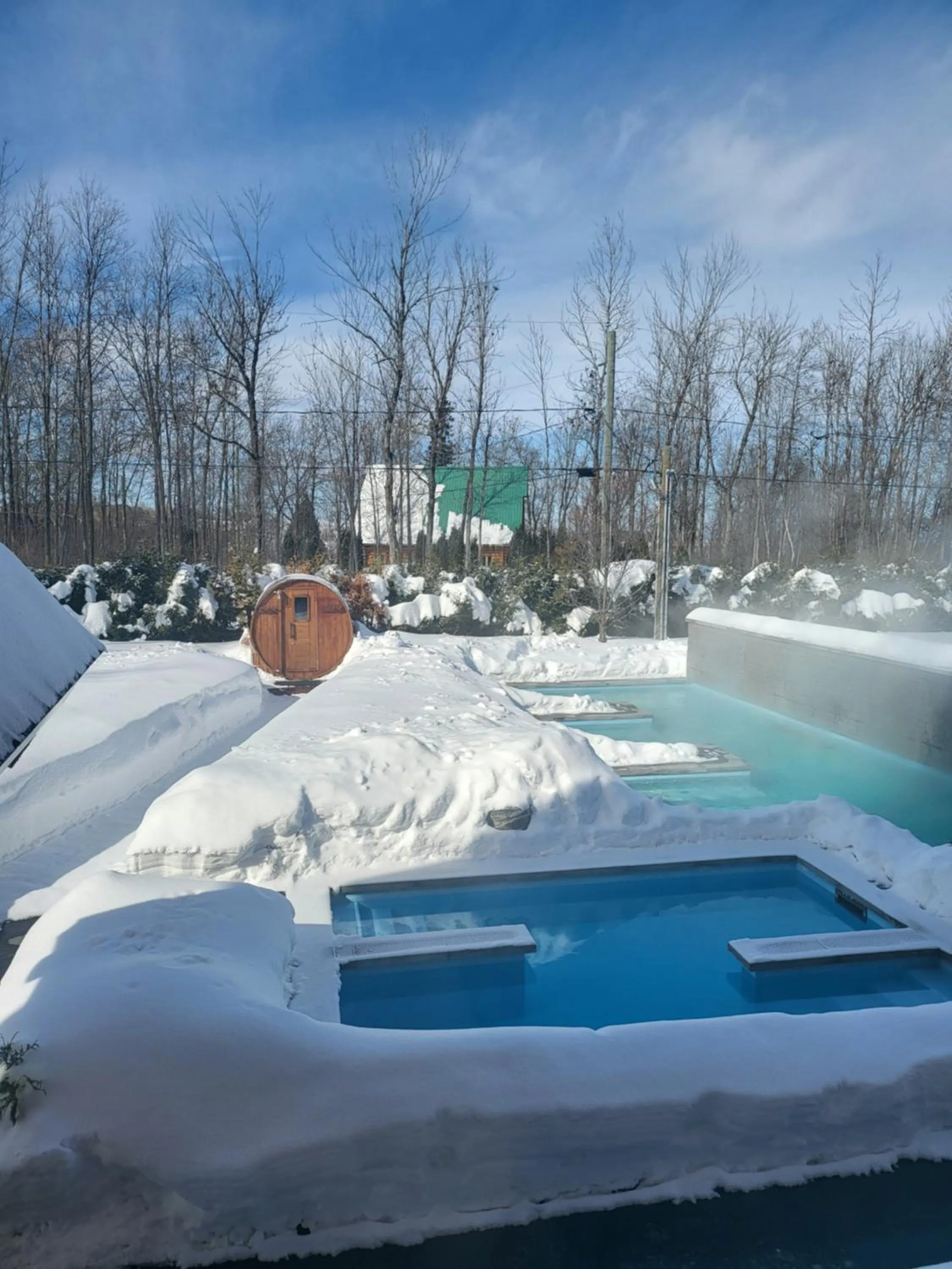 Spa and wellness centre/facilities in Chalets et Spa Lac Saint-Jean