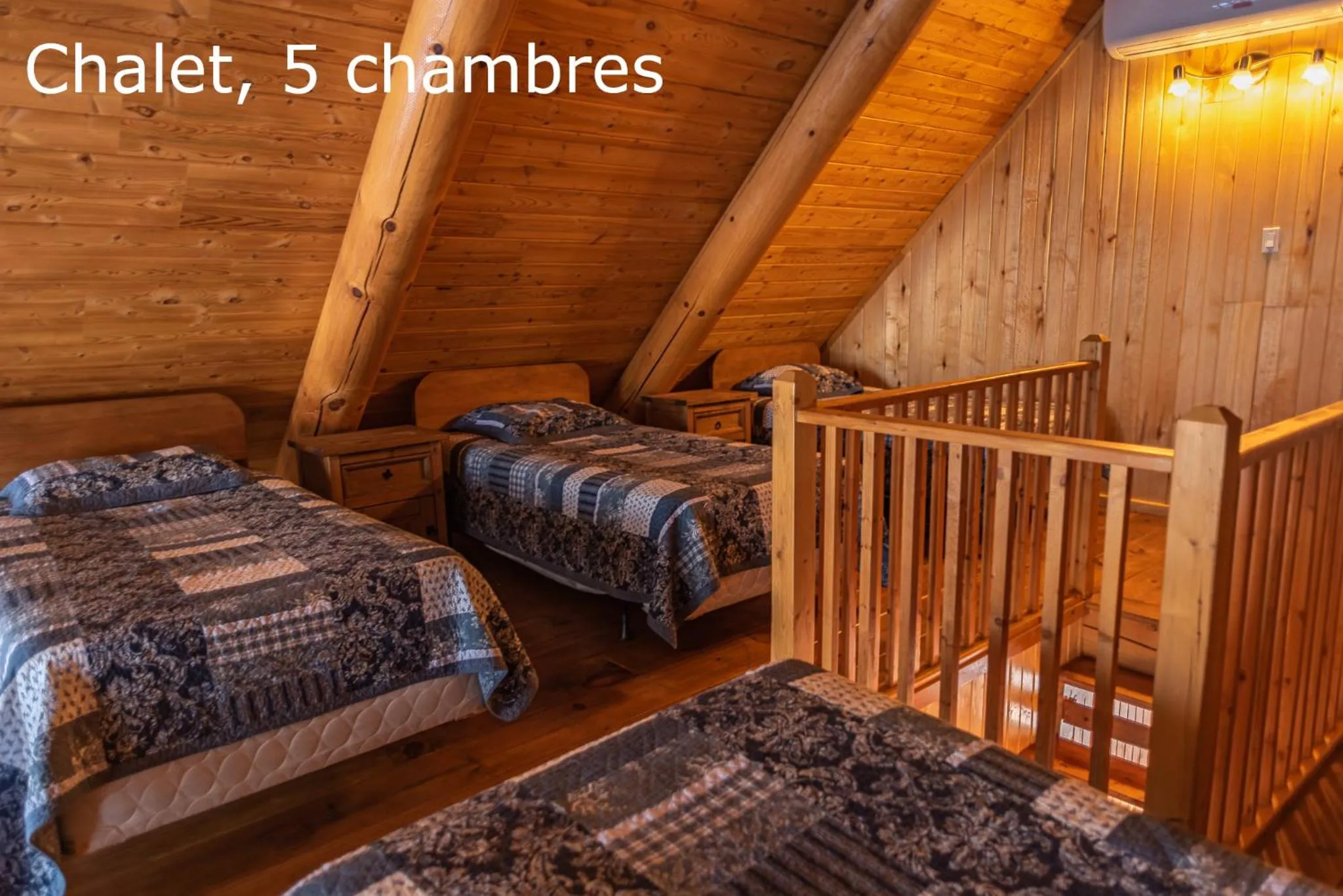 Bedroom, Bed in Chalets et Spa Lac Saint-Jean