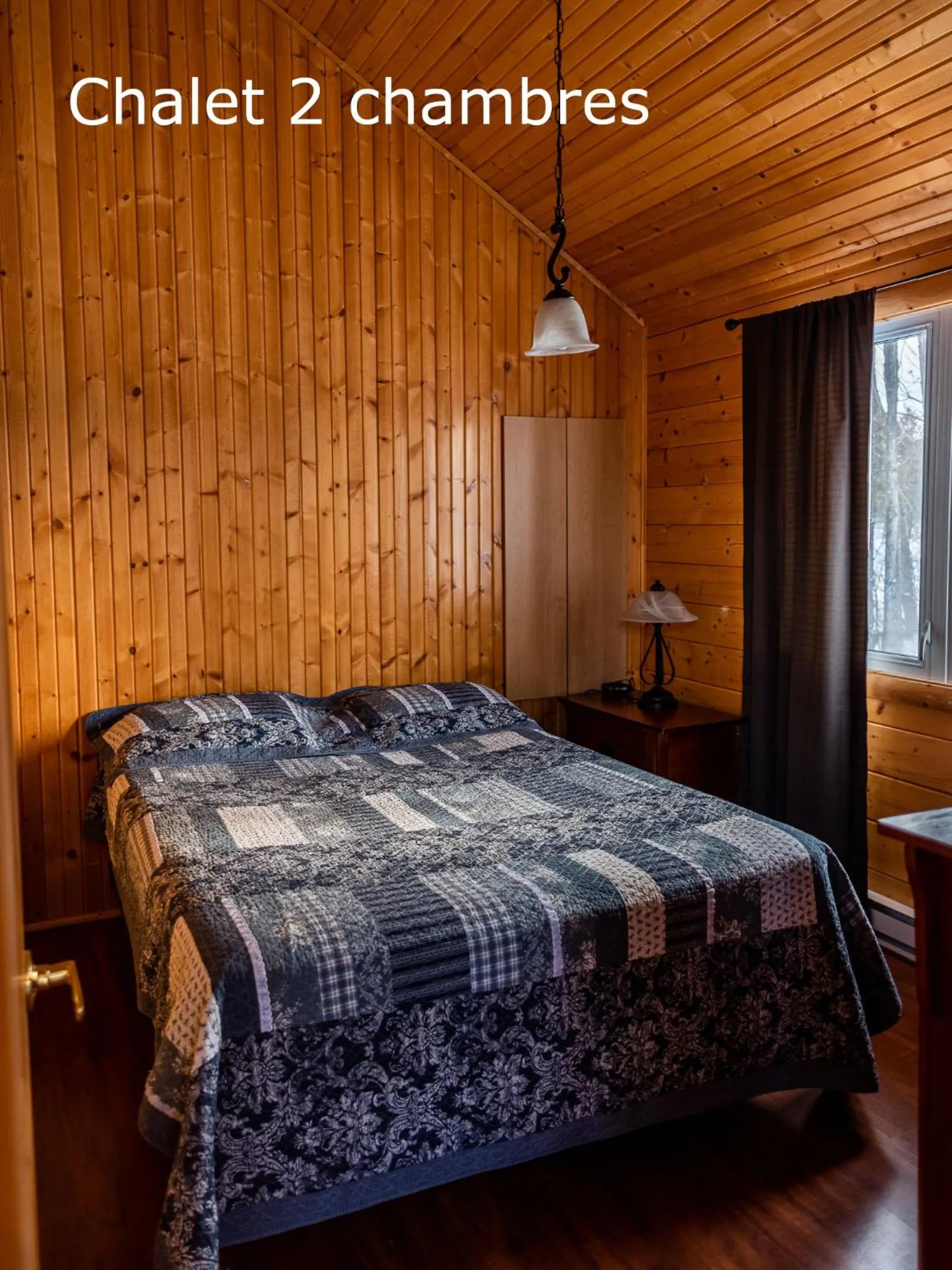 Bedroom, Bed in Chalets et Spa Lac Saint-Jean