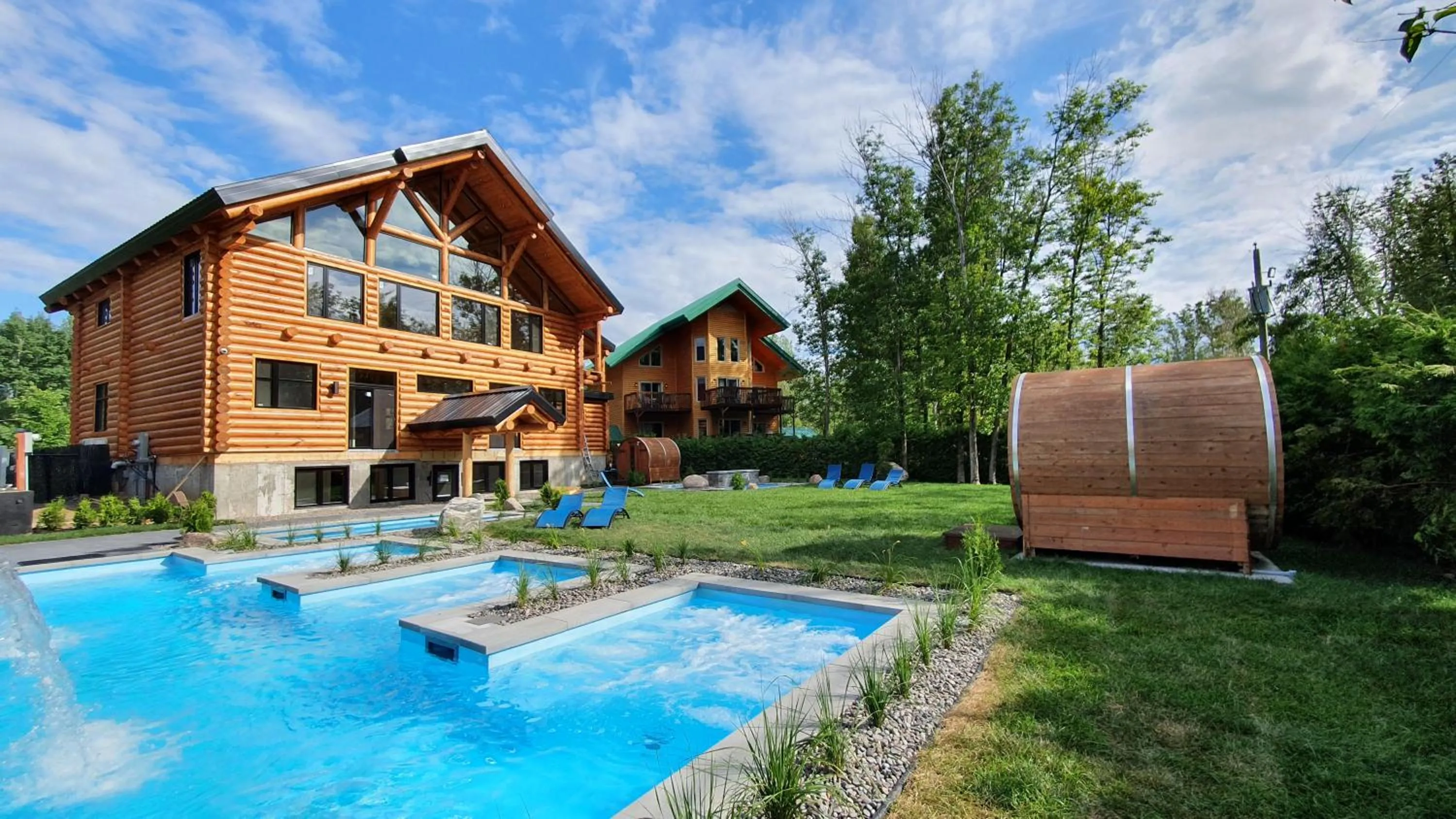 Spa and wellness centre/facilities in Chalets et Spa Lac Saint-Jean