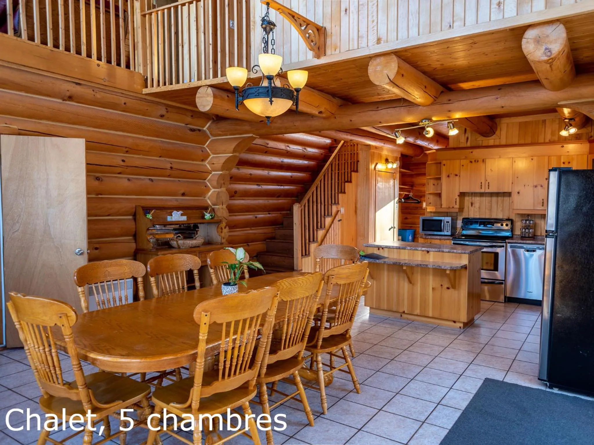 Kitchen or kitchenette in Chalets et Spa Lac Saint-Jean
