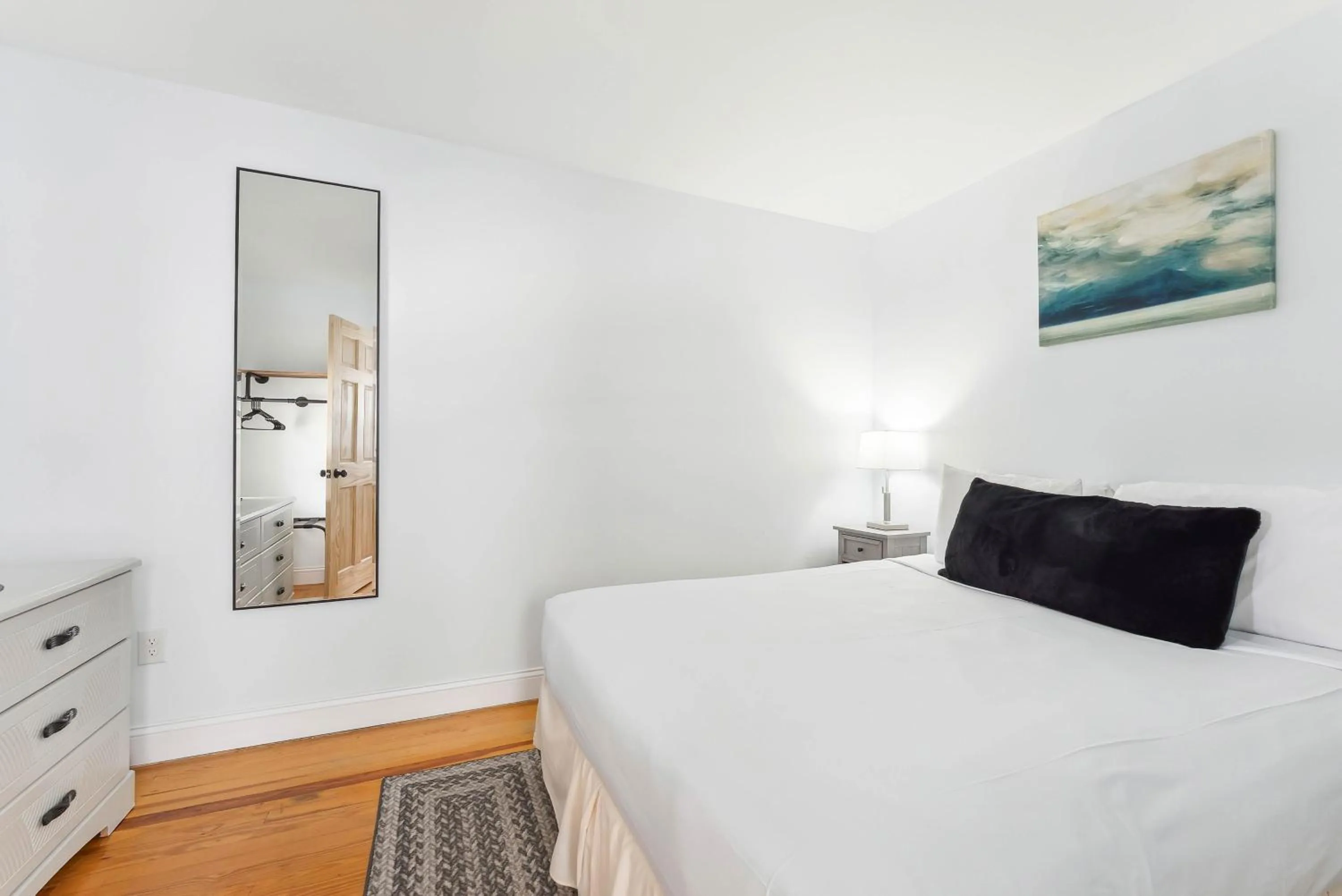 Bedroom, Bed in Daytona Inn and Suites