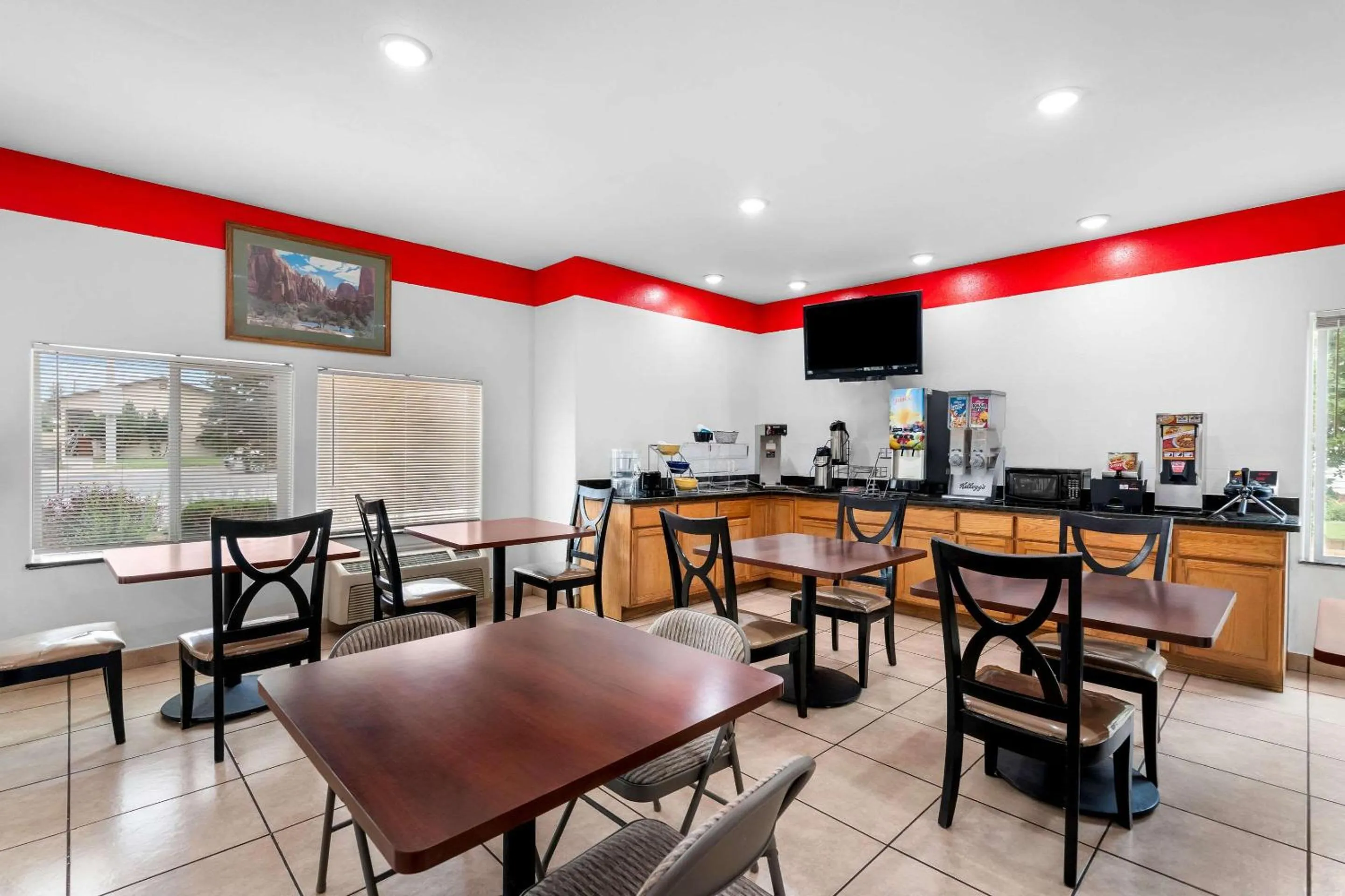 Breakfast in Econo Lodge Panguitch near Bryce Canyon