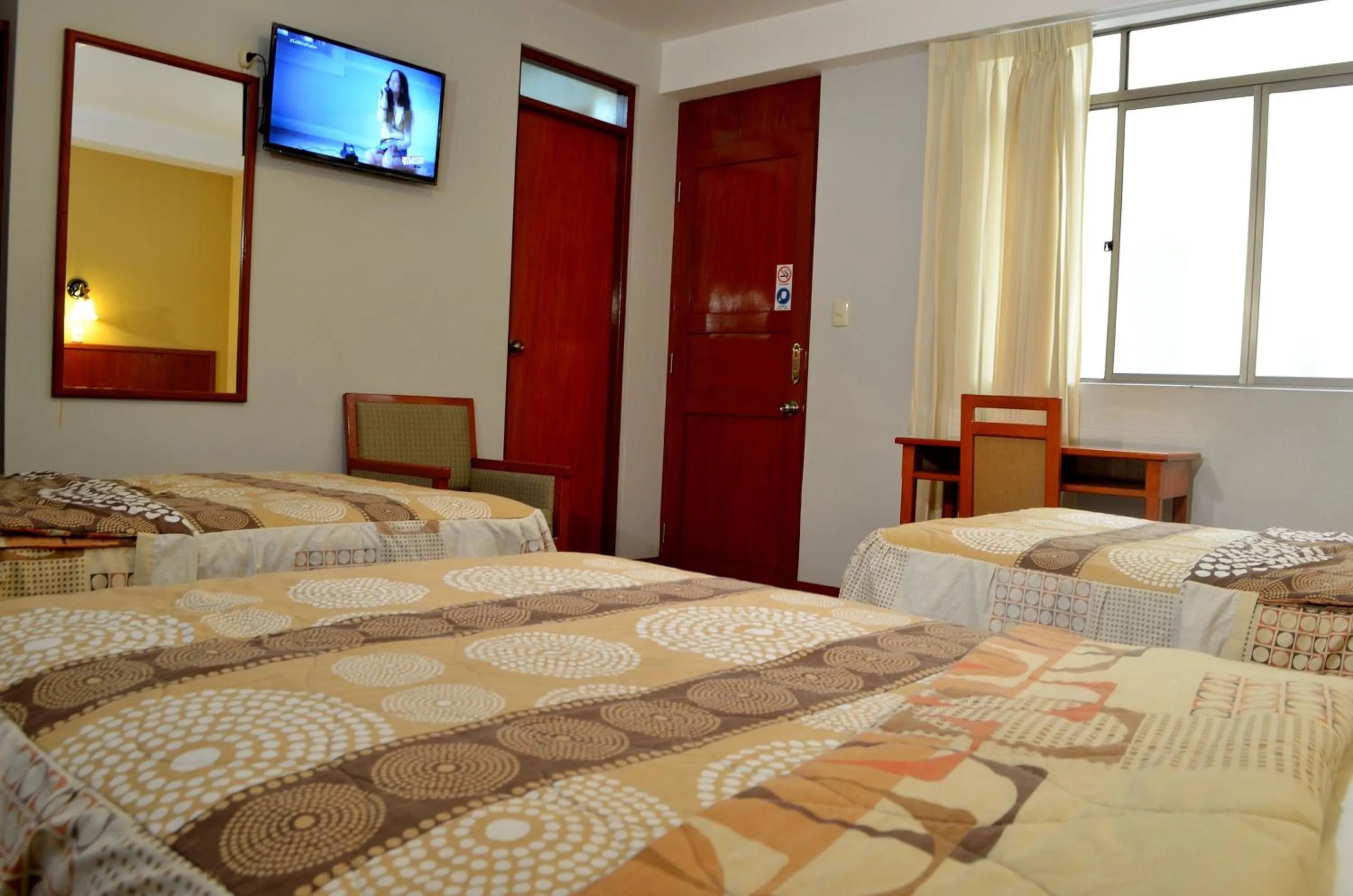 Bedroom, Bed in Primavera Plaza Hotel