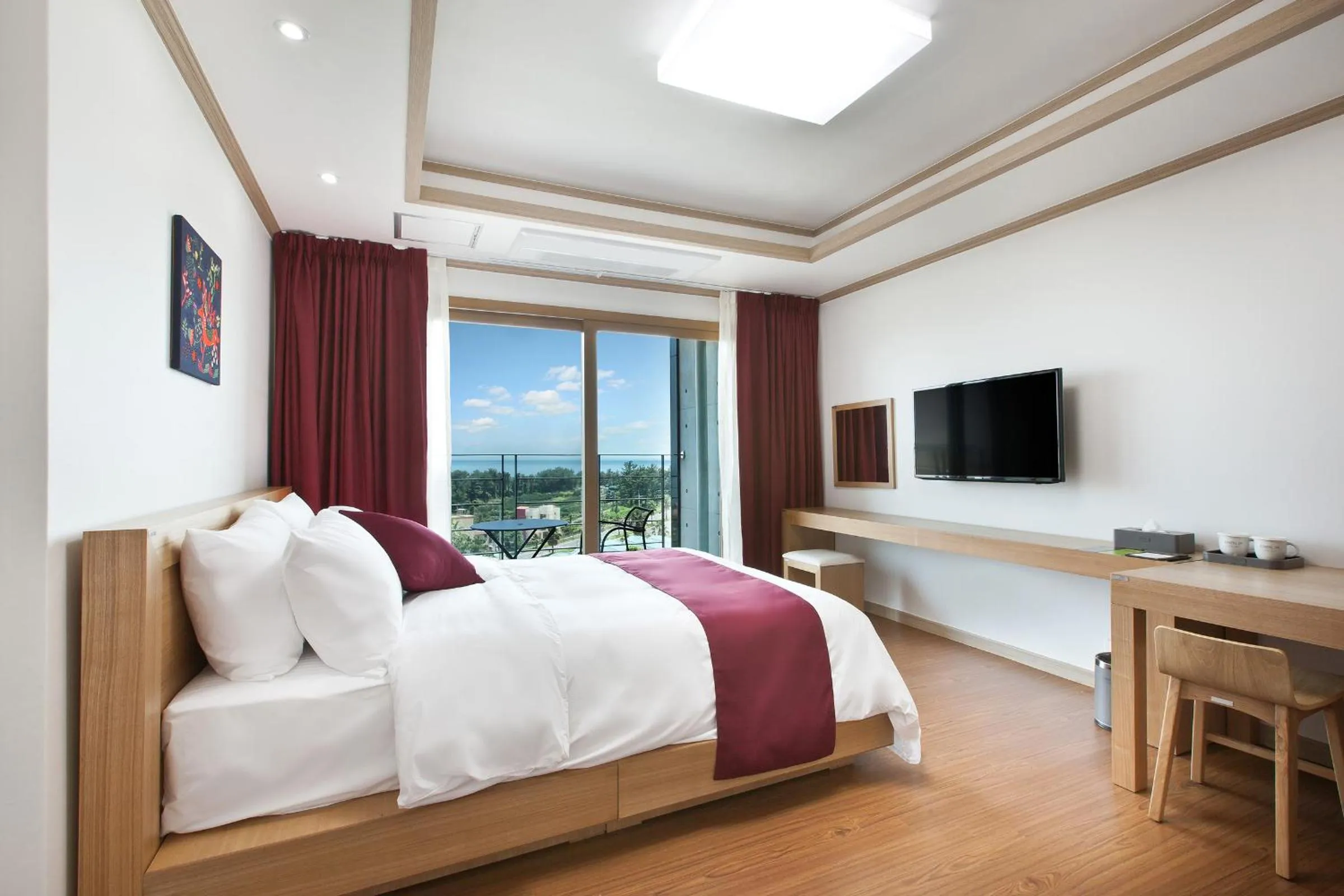 Photo of the whole room, Bed in Familia Hotel