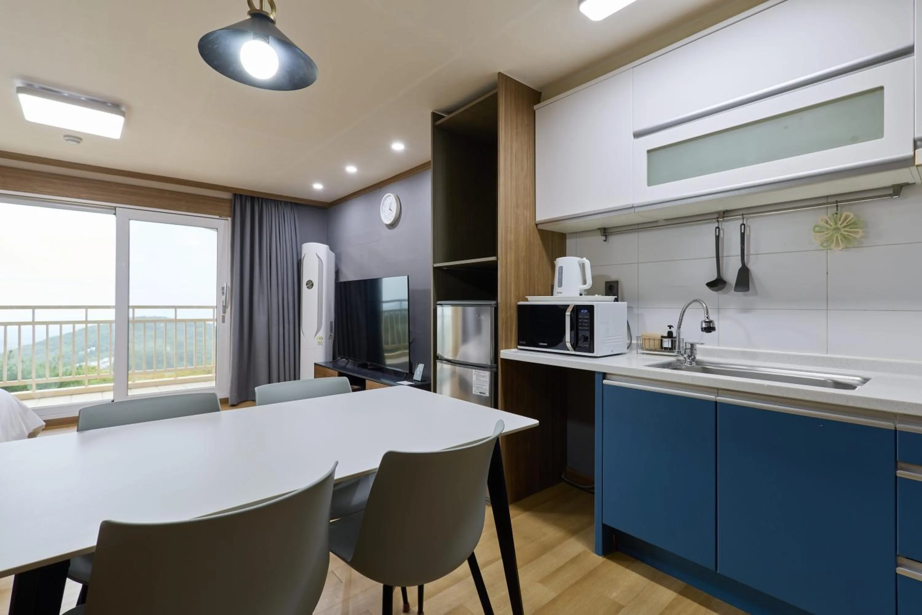 Photo of the whole room in Gyeongju Mauna Ocean Resort