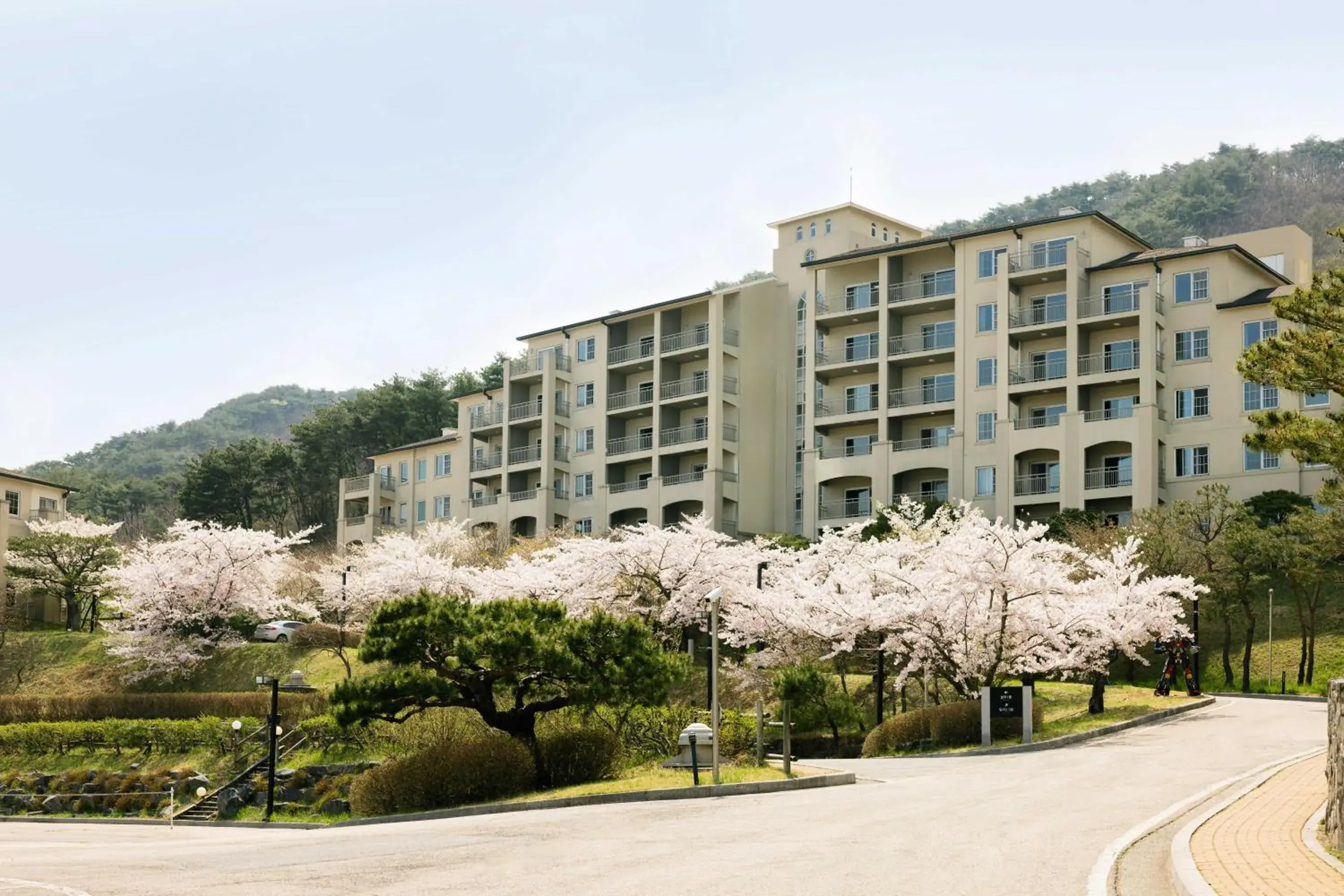 Property building in Gyeongju Mauna Ocean Resort Property building in Gyeongju Mauna Ocean Resort