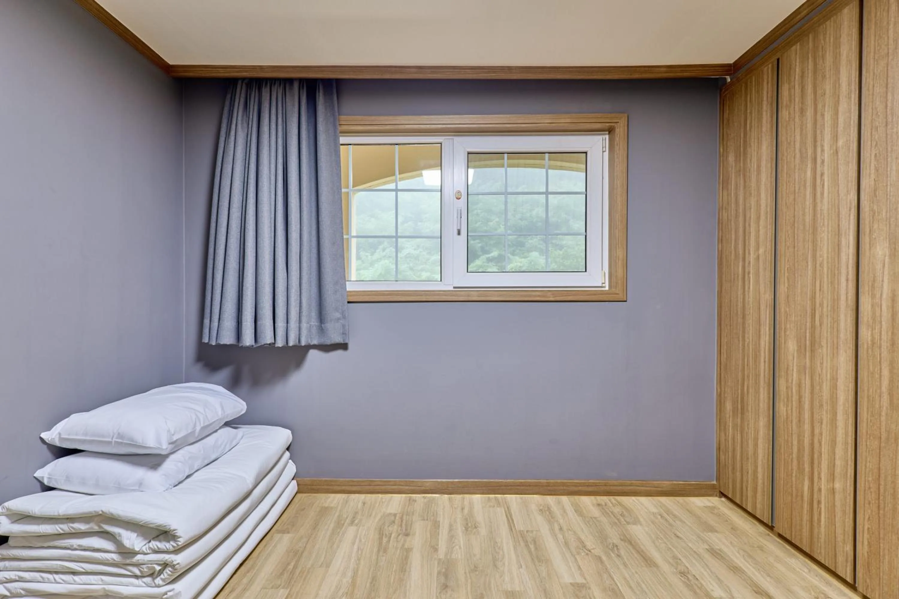 Photo of the whole room, Bed in Gyeongju Mauna Ocean Resort