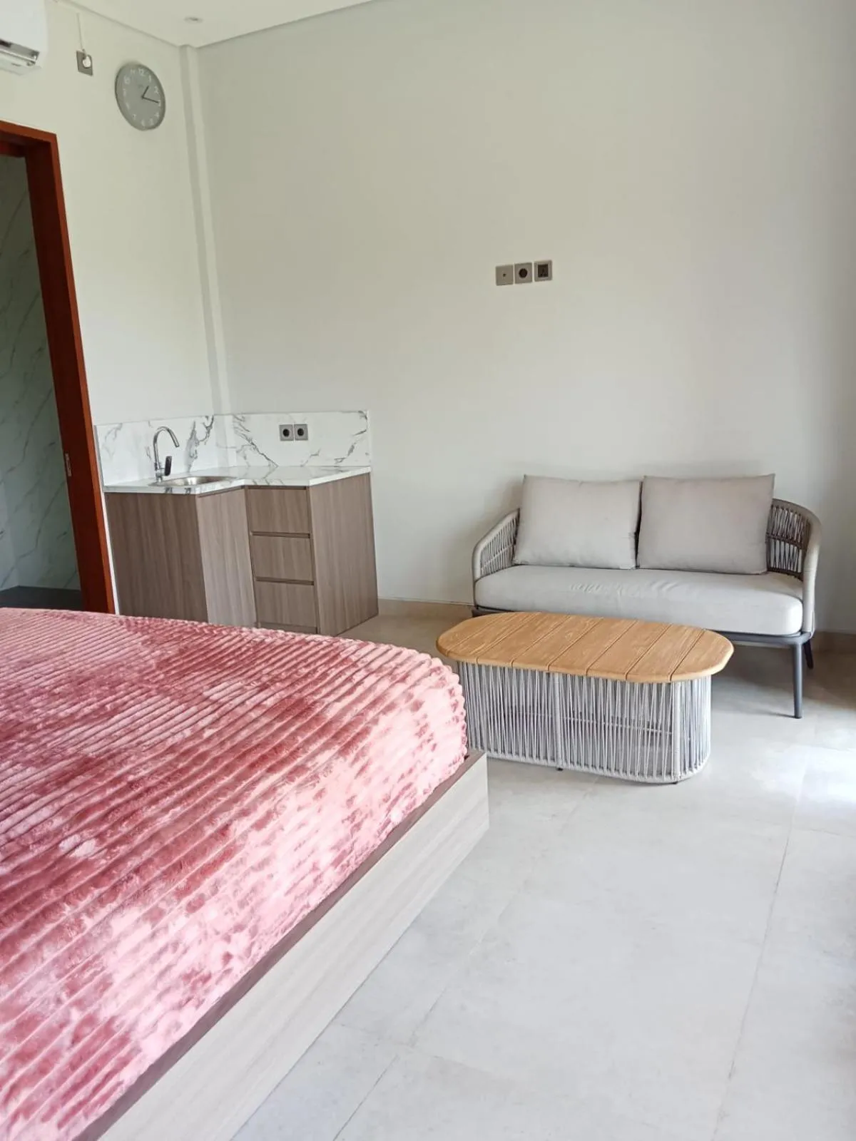 Double Room - single occupancy in Mesari Villa