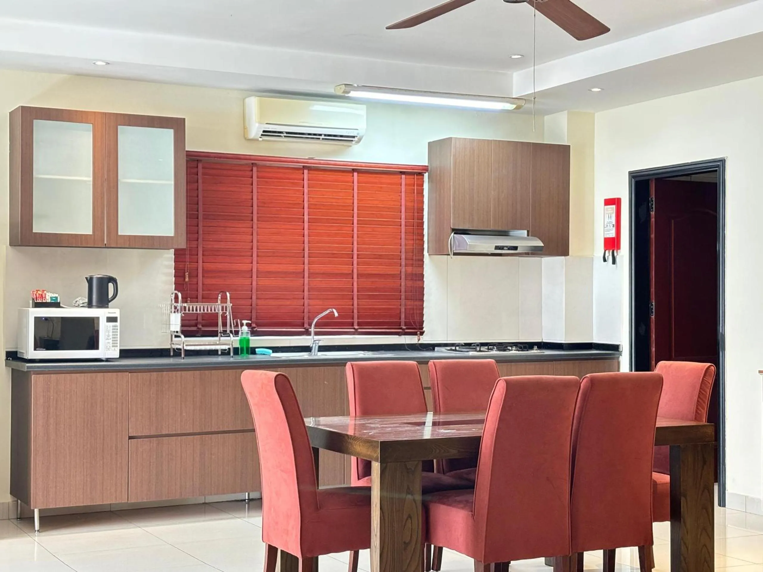 Kitchen or kitchenette in Palm Beach Hotel Dili
