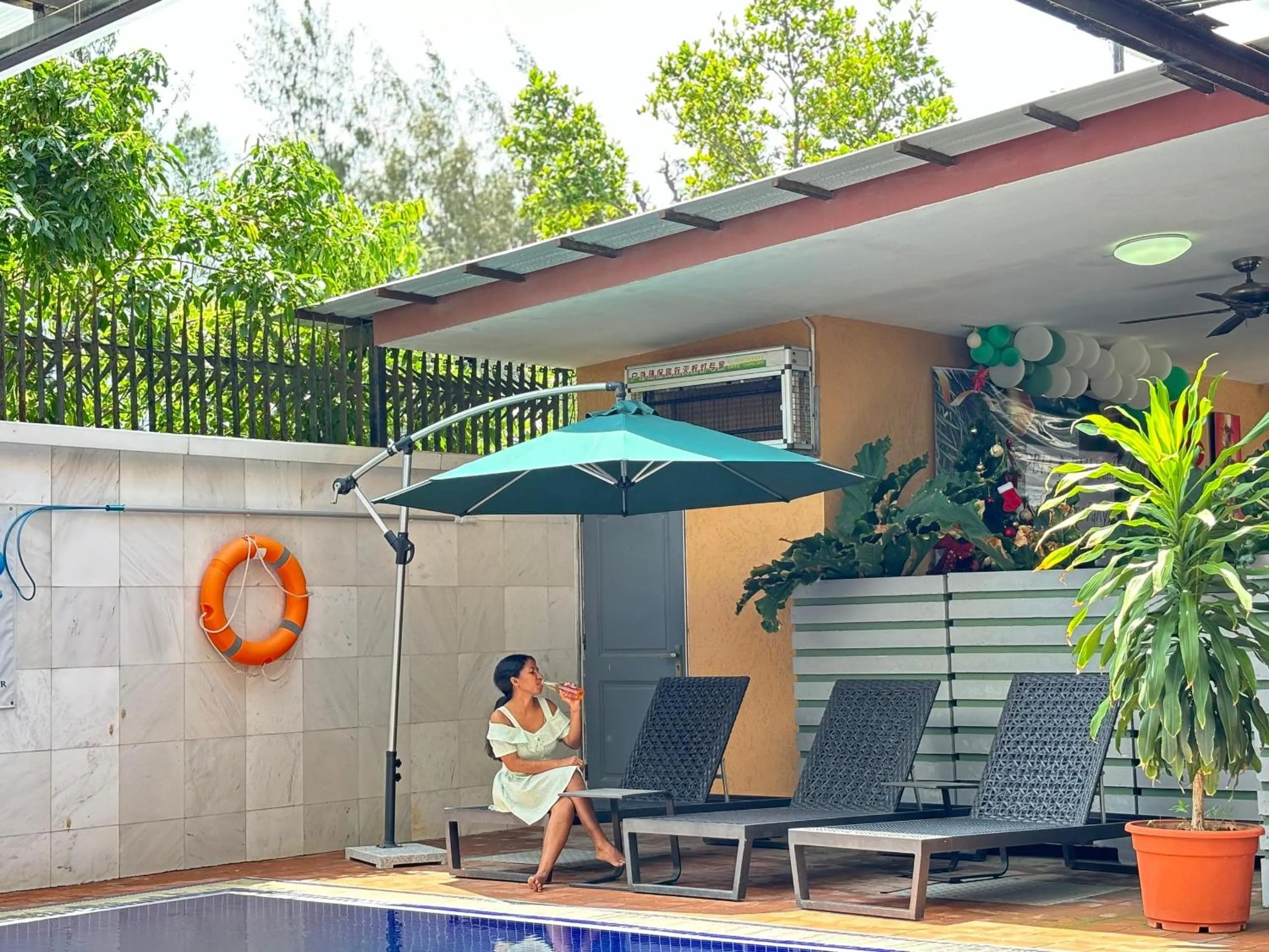 Swimming pool in Palm Beach Hotel Dili
