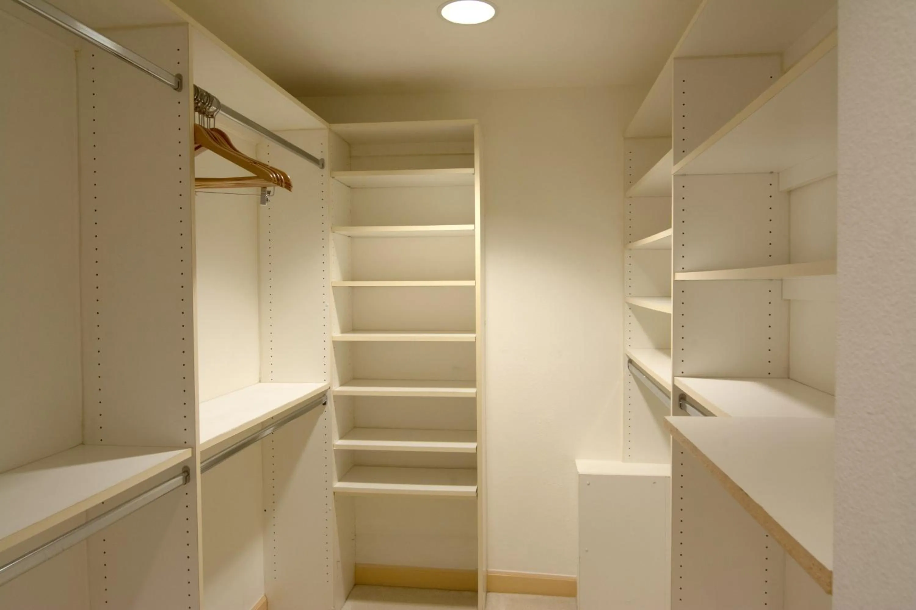 Area and facilities in Alupang Beach Tower