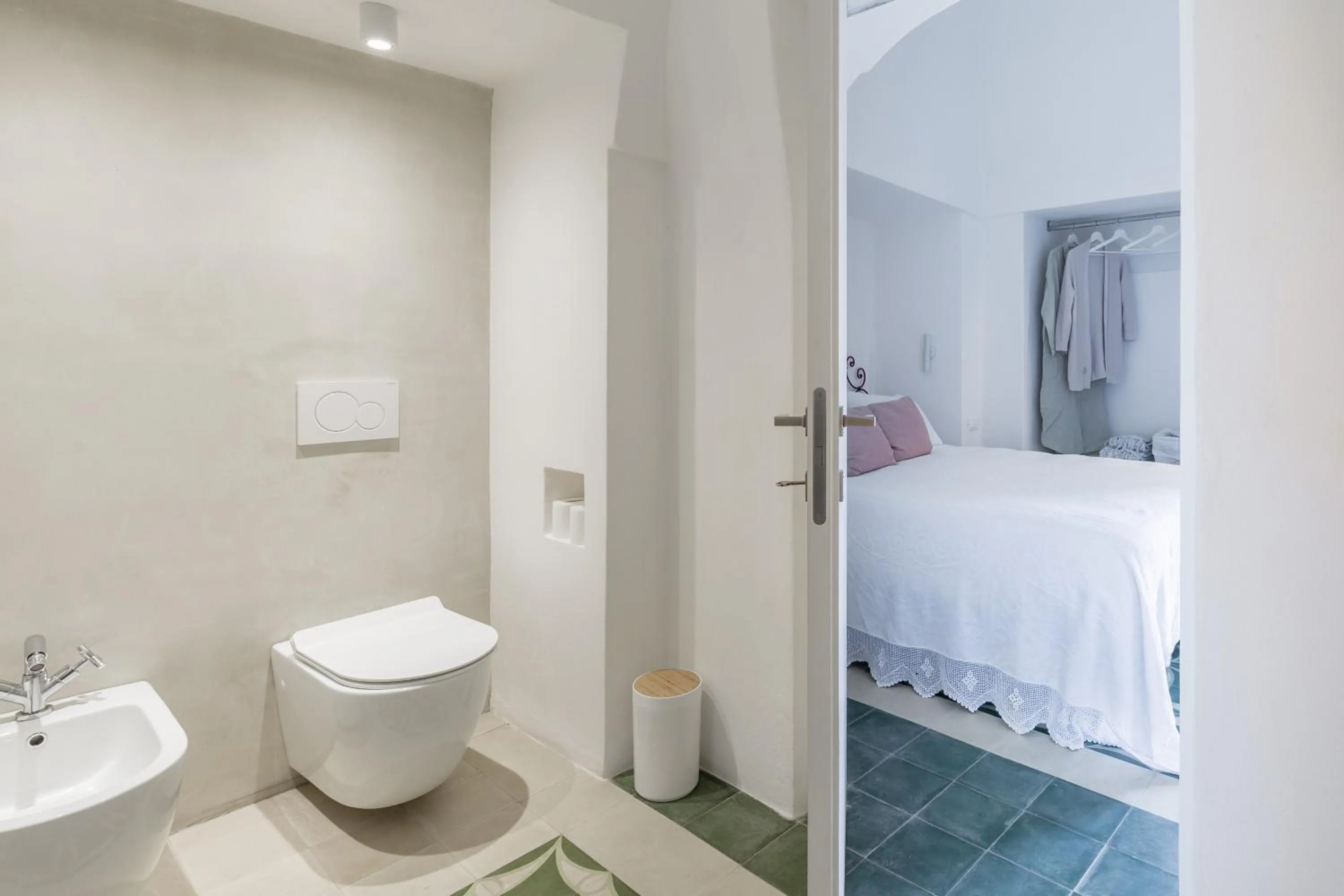 Bathroom, Bed in Dammusi Aloe