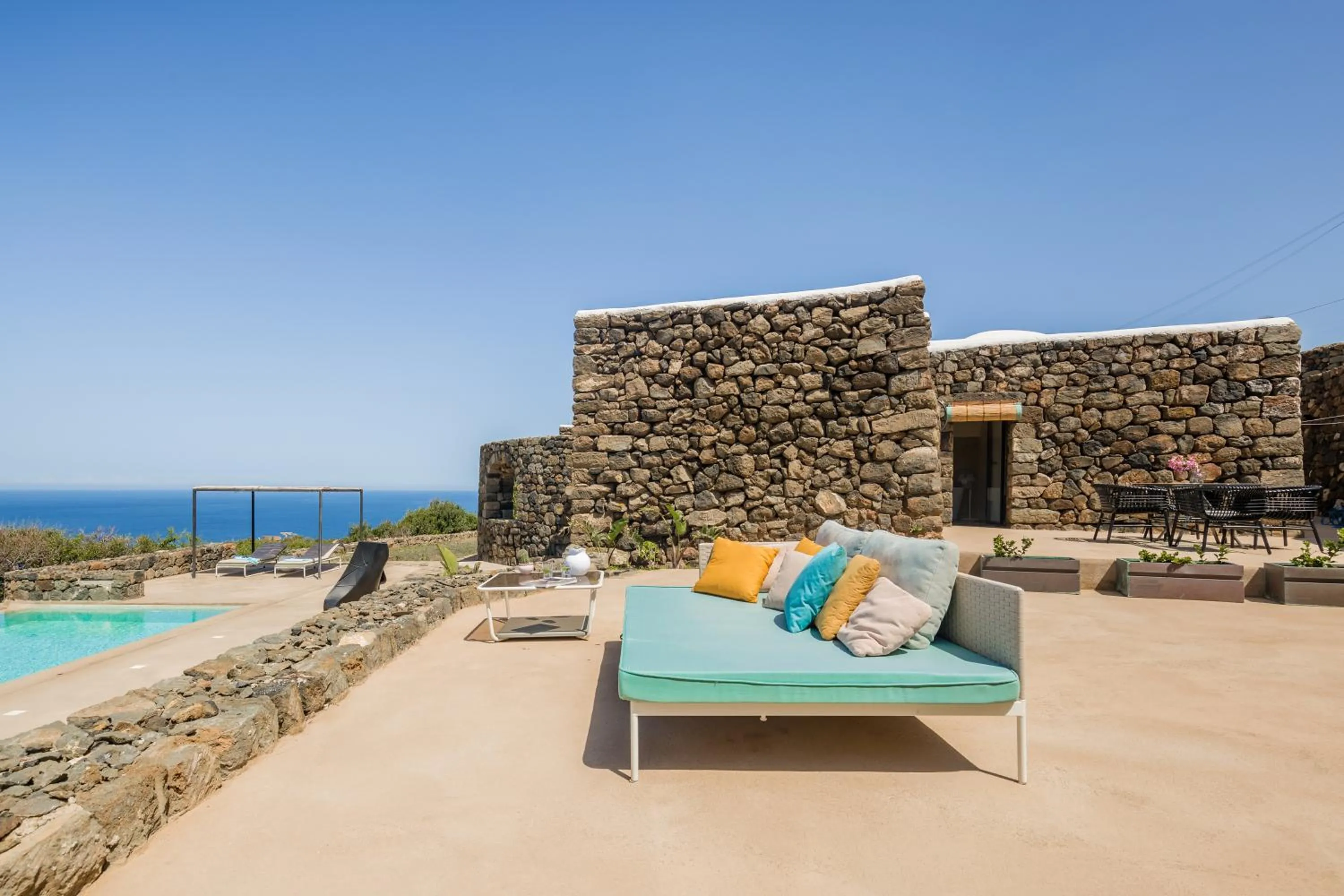 Swimming pool in Dammusi Aloe