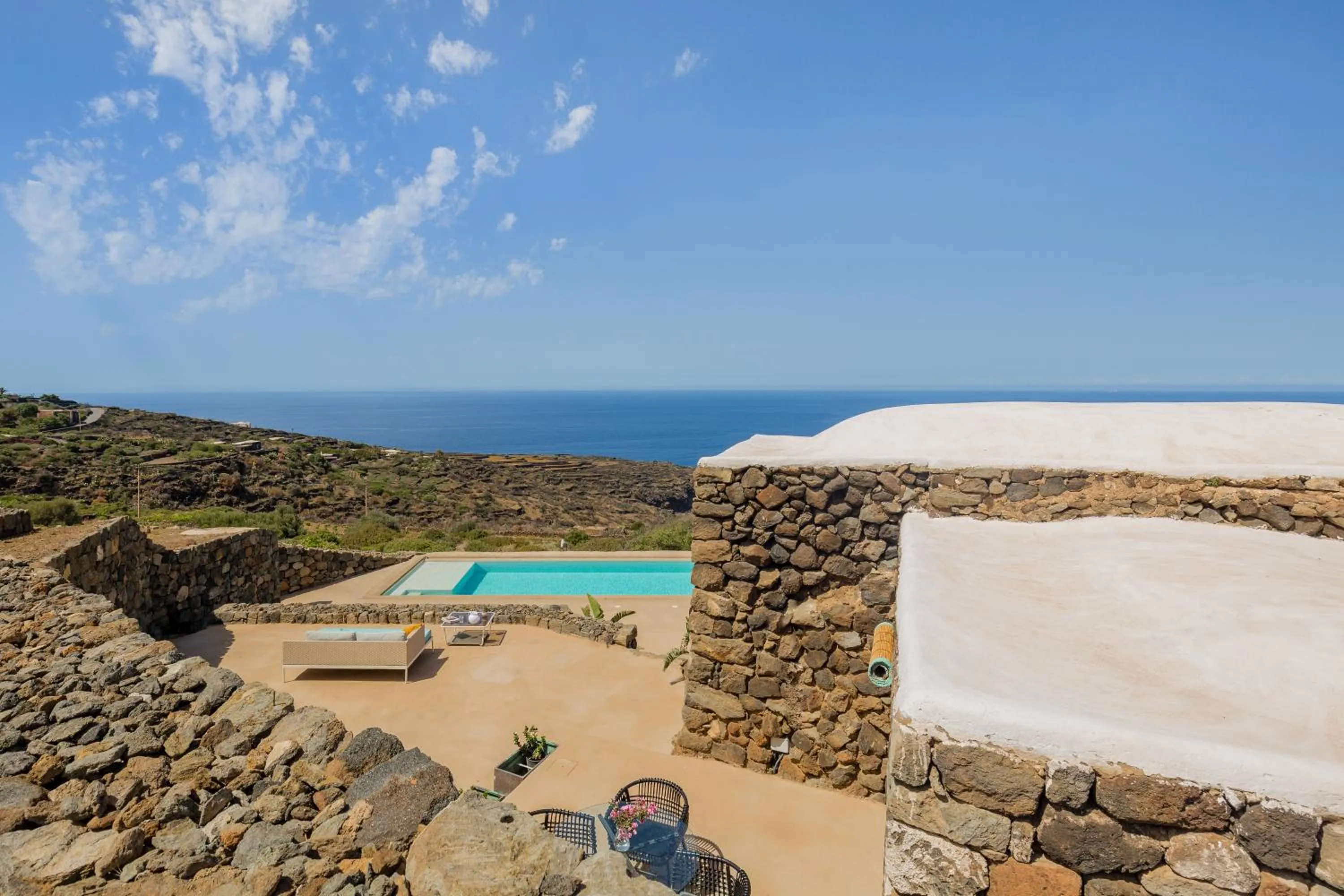 Swimming pool in Dammusi Aloe