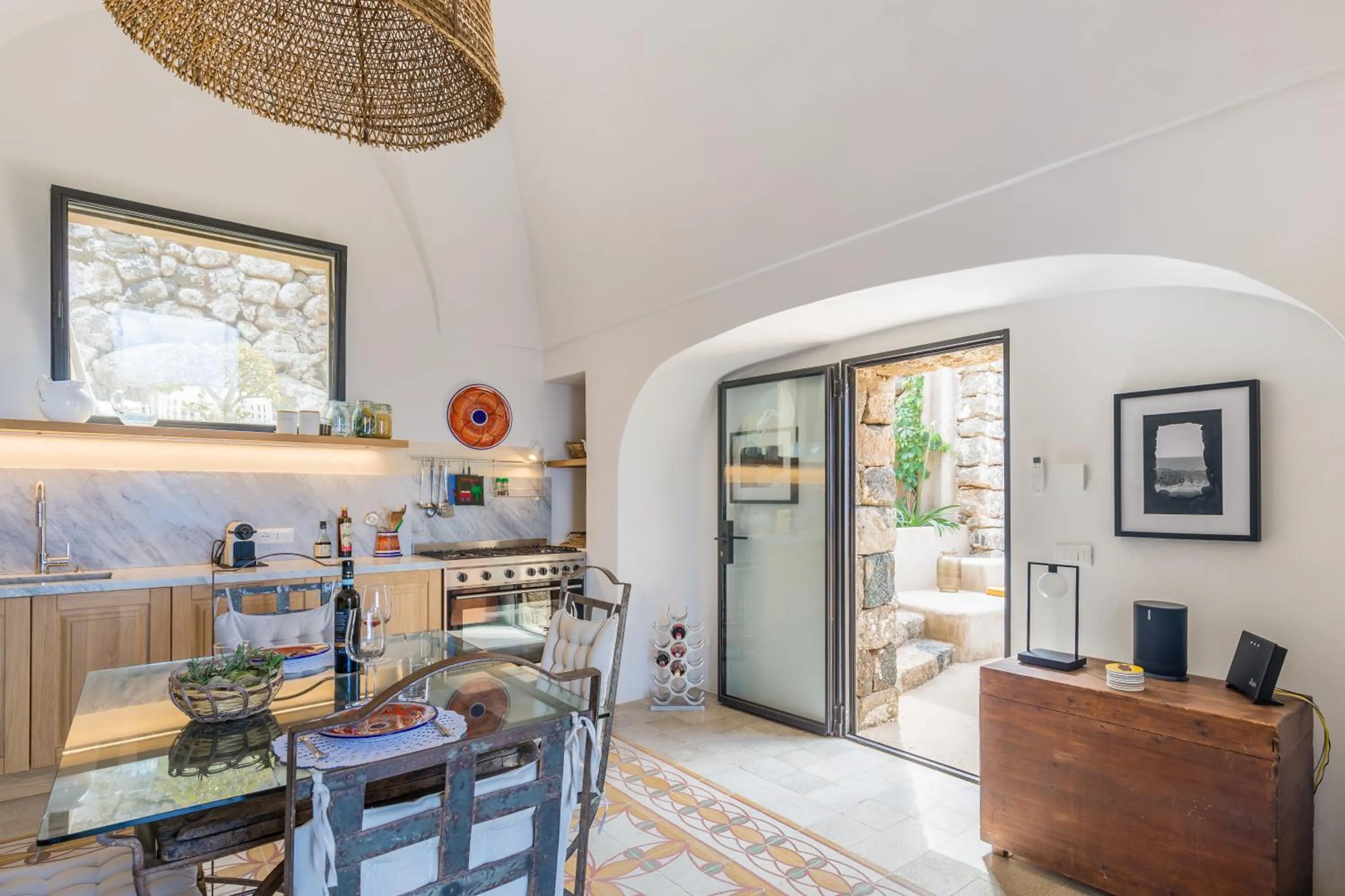 Kitchen or kitchenette in Dammusi Aloe