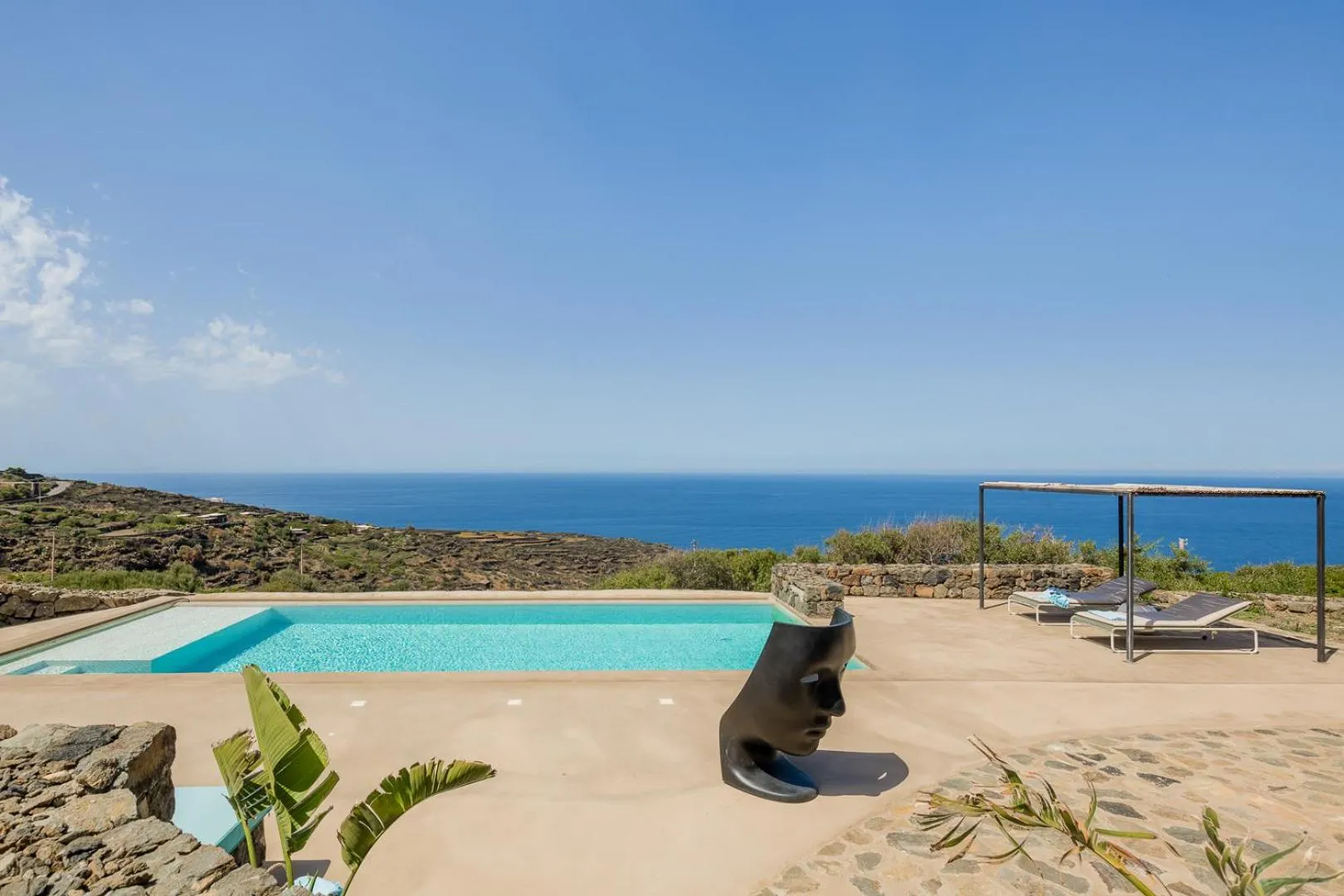 Swimming pool in Dammusi Aloe