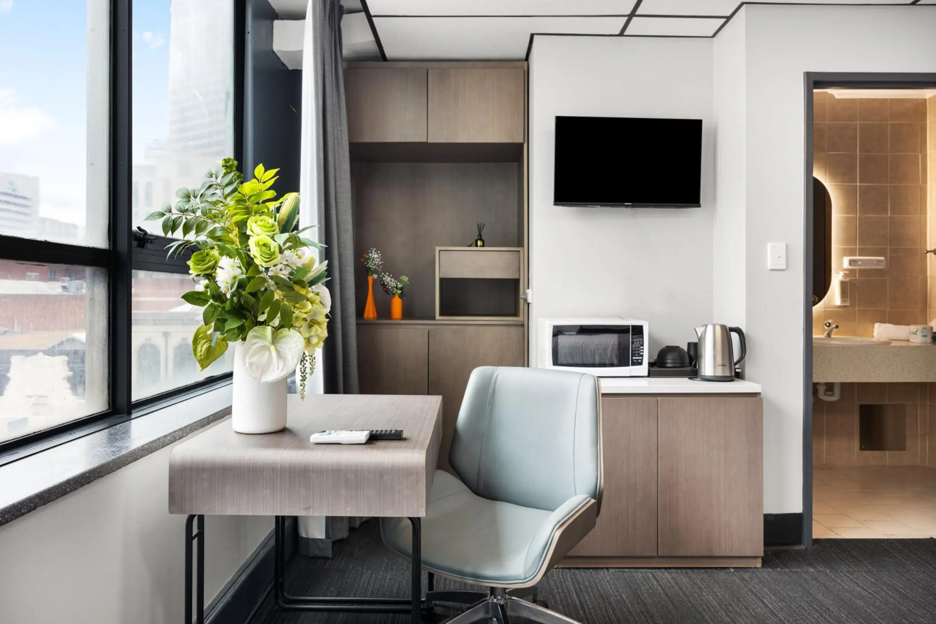 Eminence on Bank Eminence on Bank