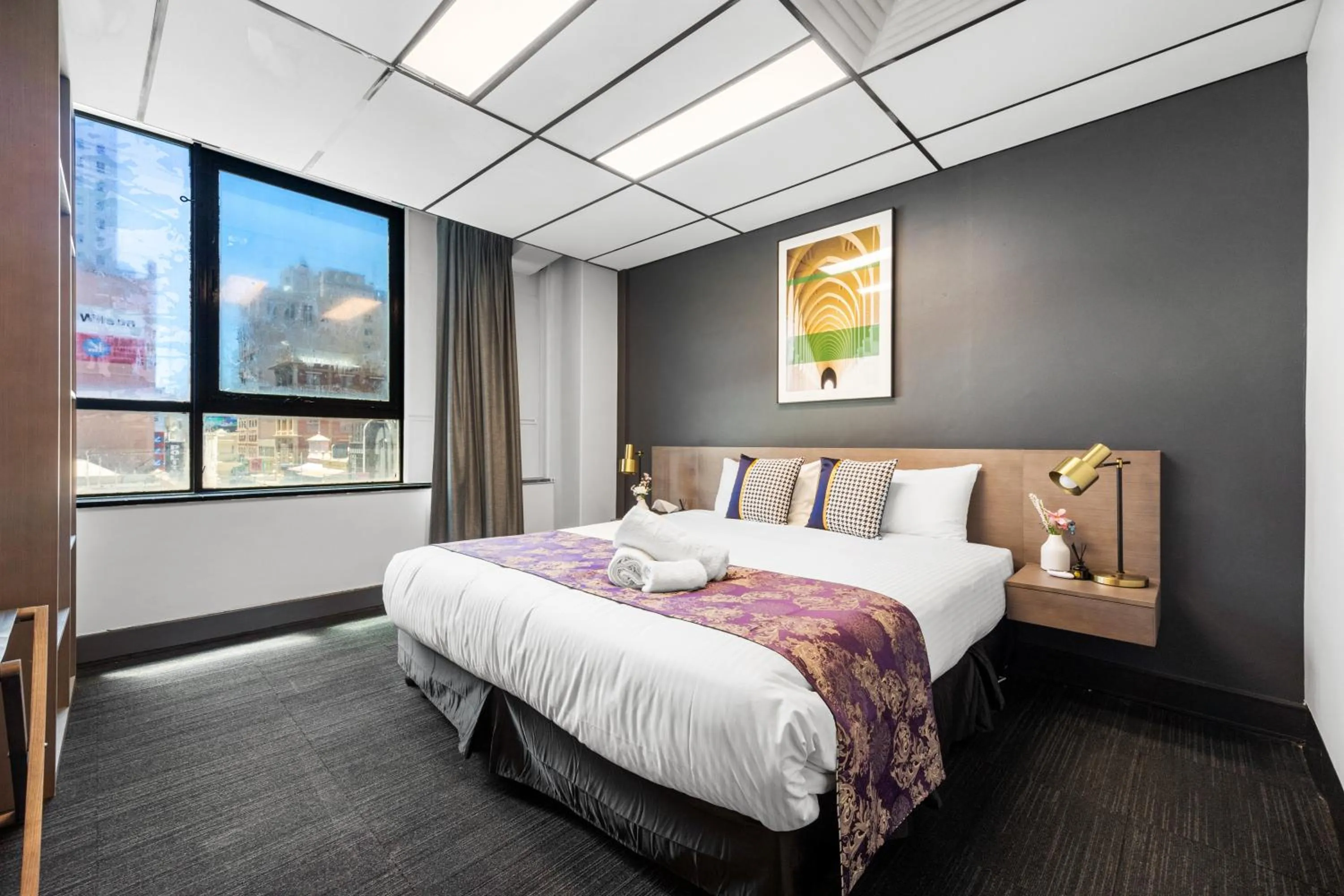 Bed in Eminence on Bank