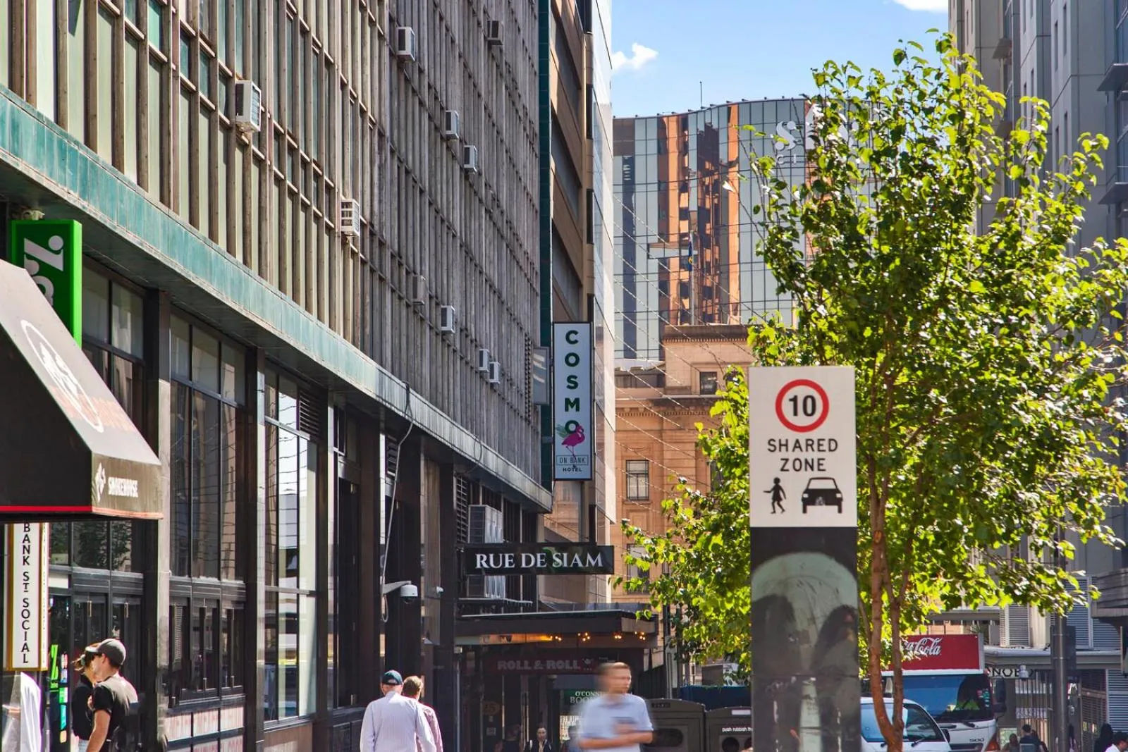 Neighbourhood in Cosmo on Bank