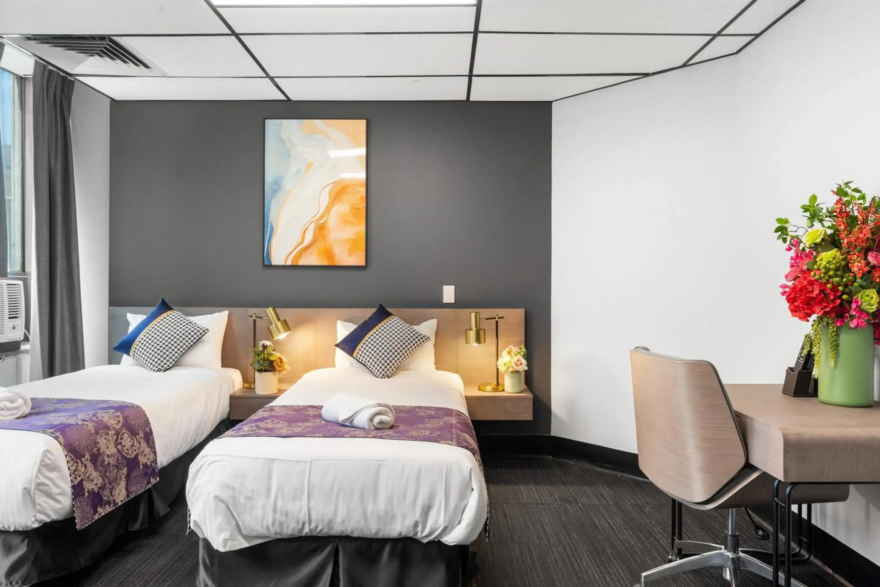 Bed in Eminence on Bank Bed in Eminence on Bank