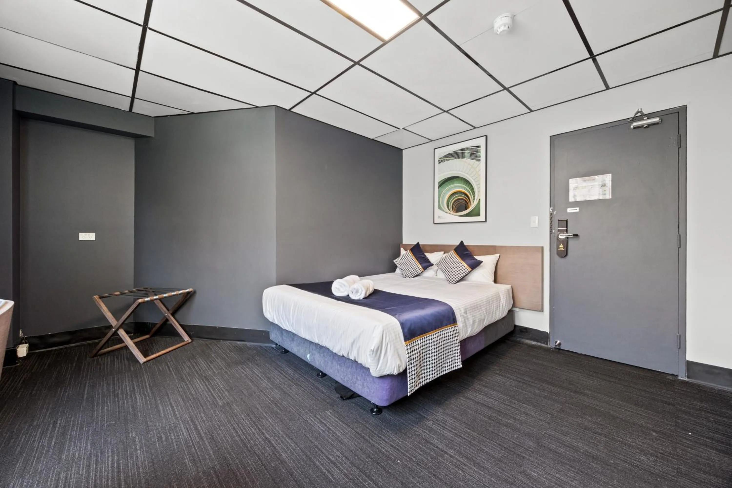 Bed in Eminence on Bank