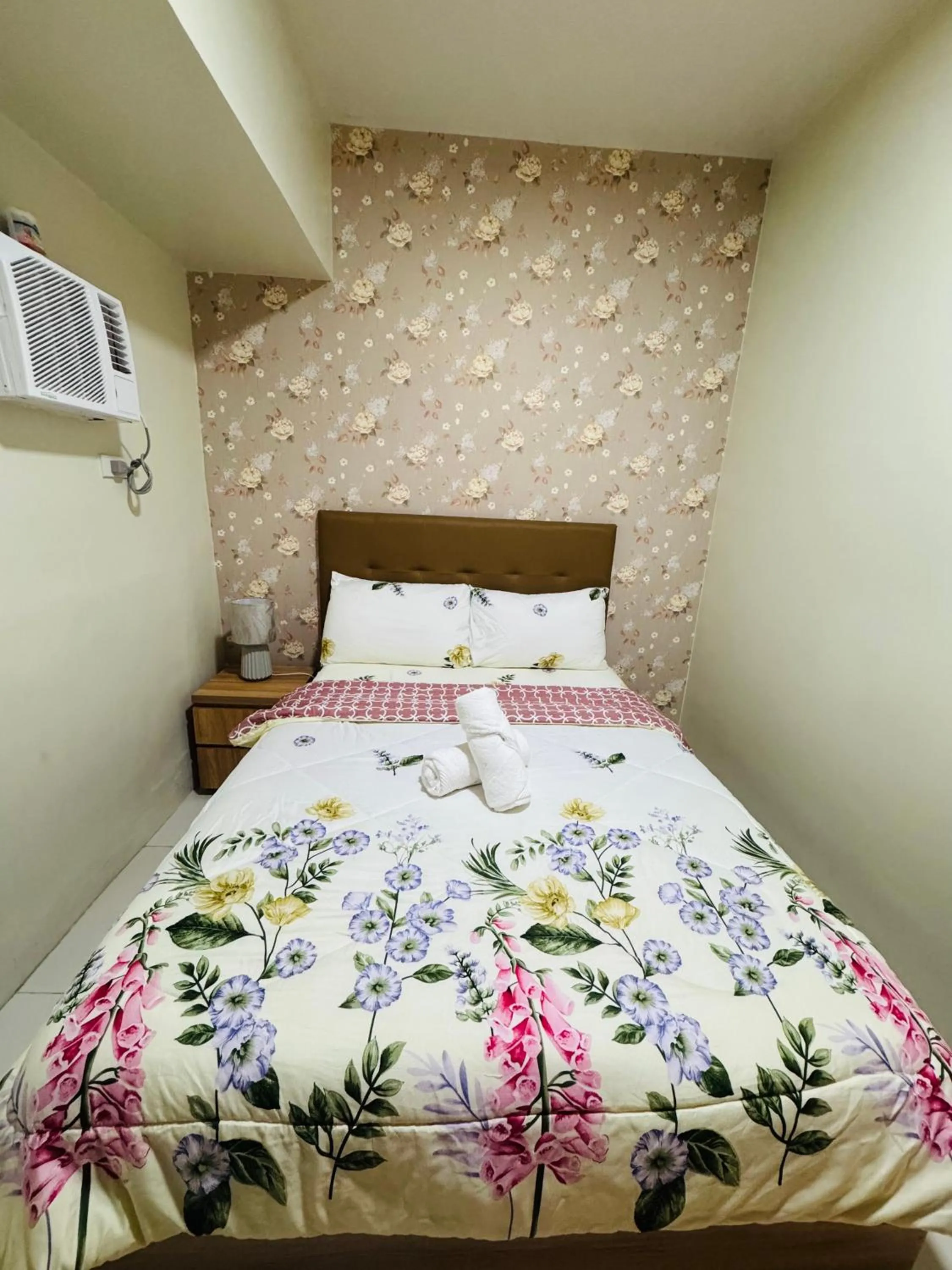 Bedroom, Bed in Brenthill Condominium