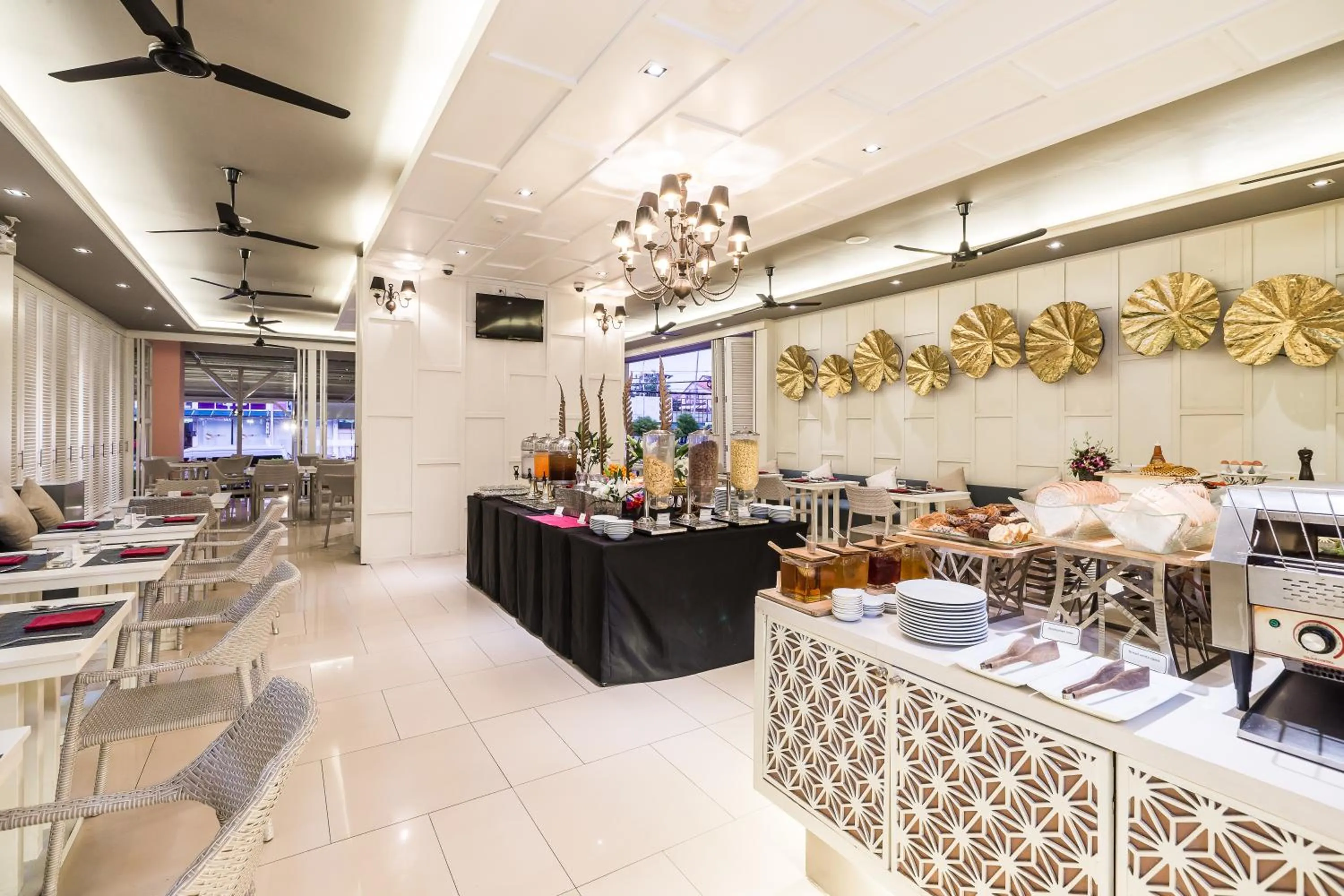 Breakfast in Best Western Patong Beach