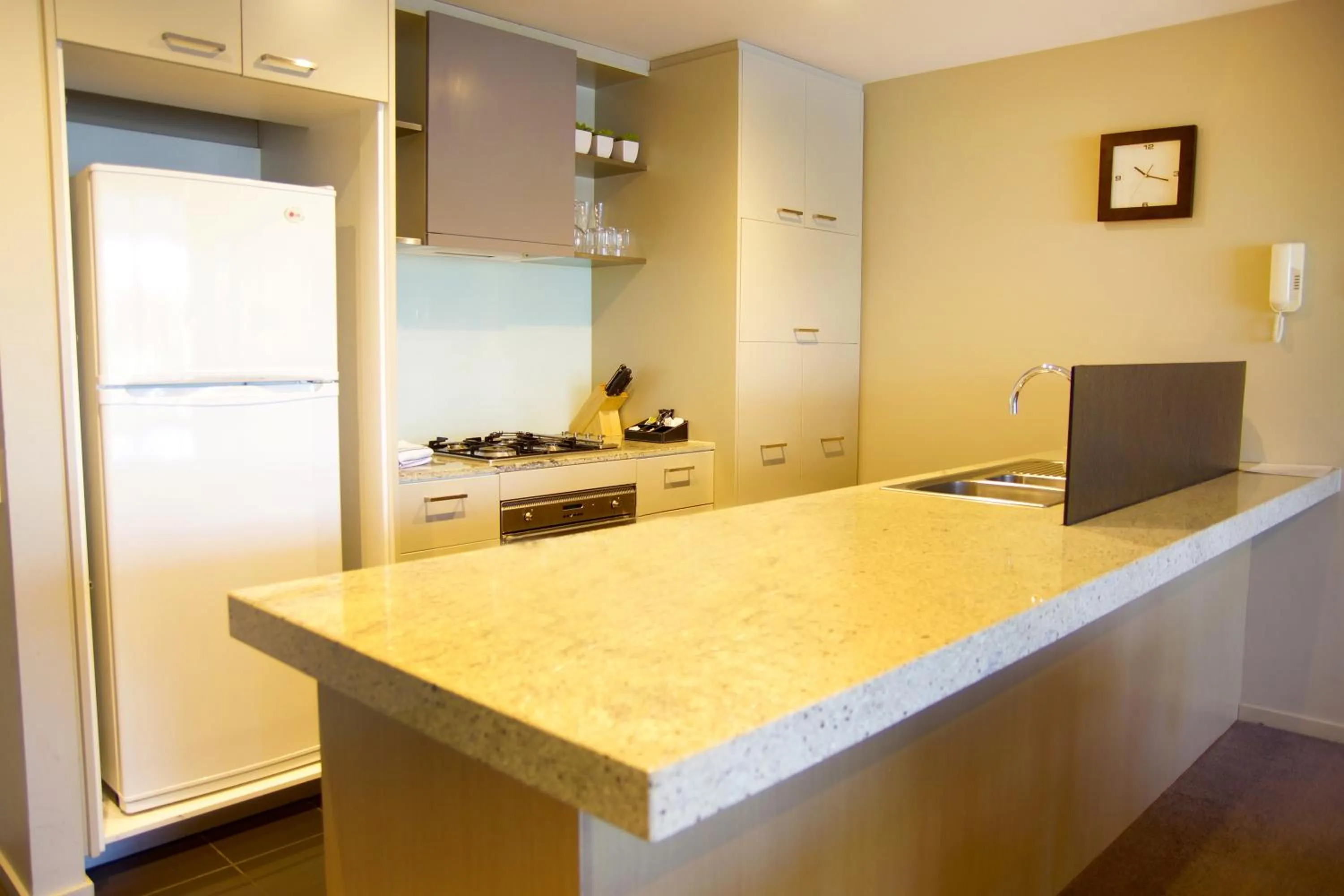 Kitchen or kitchenette in Accent Accommodation@Docklands