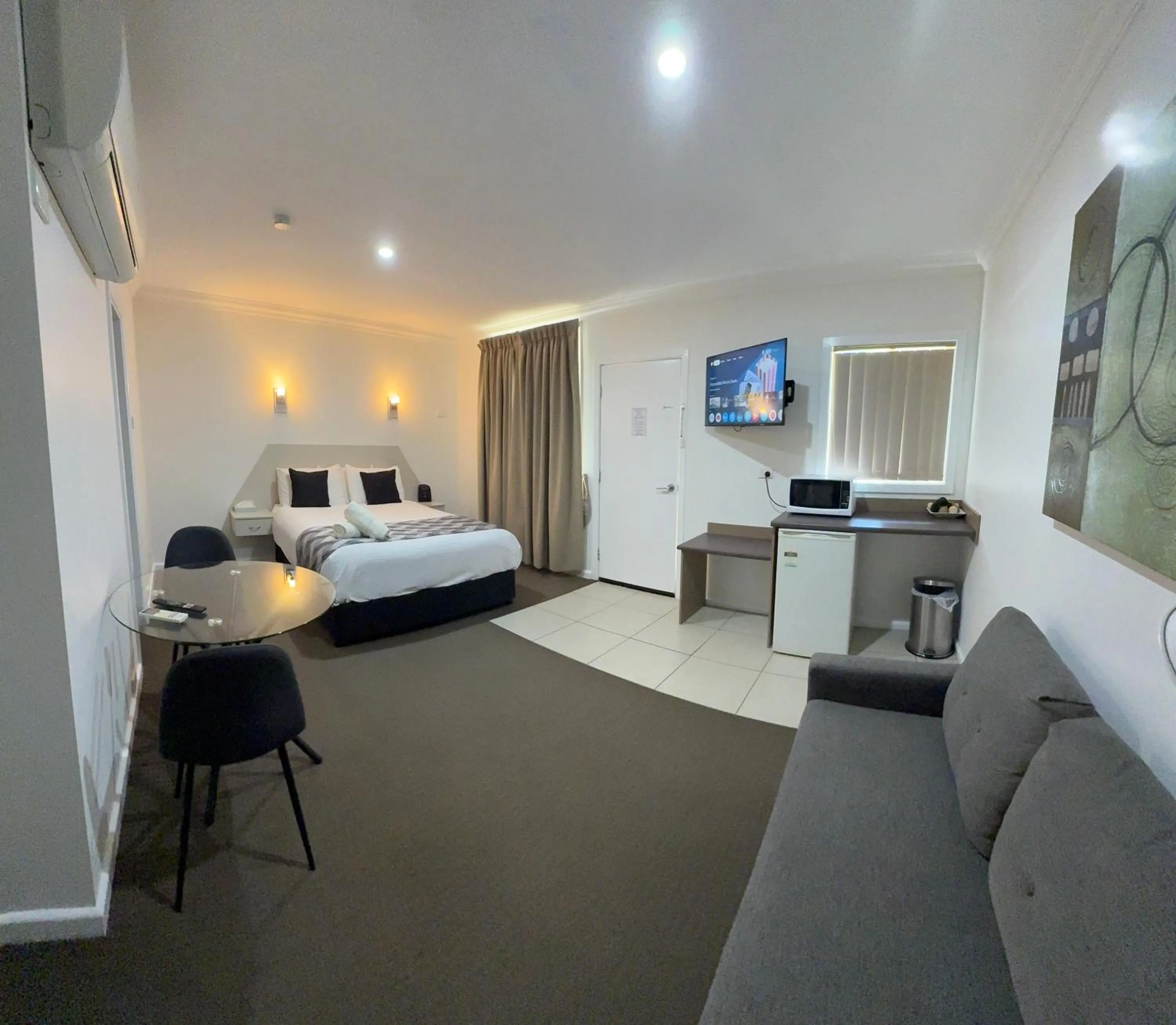 Superior Queen Room in Mia Motel