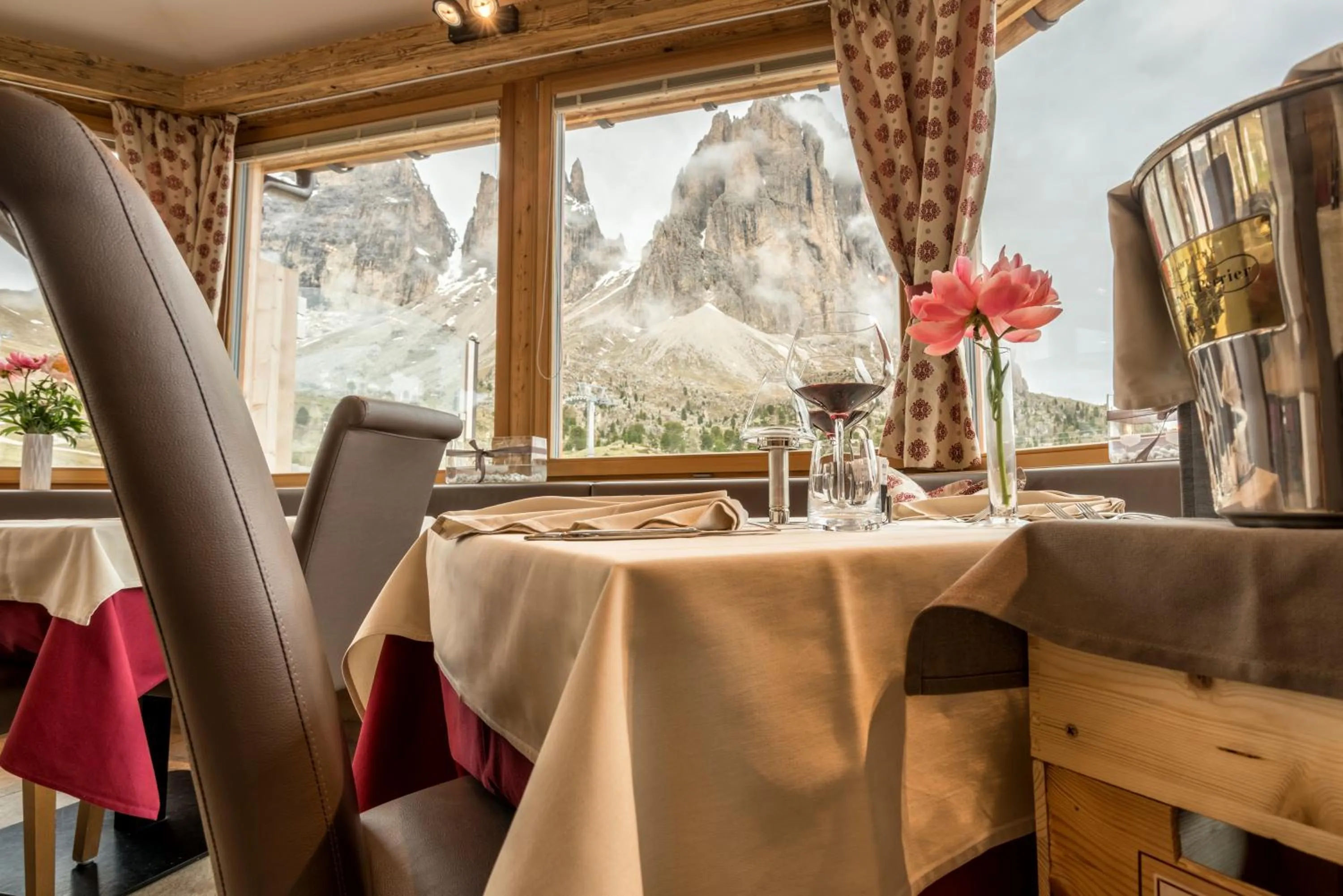 Restaurant/places to eat in Passo Sella Dolomiti Mountain Resort