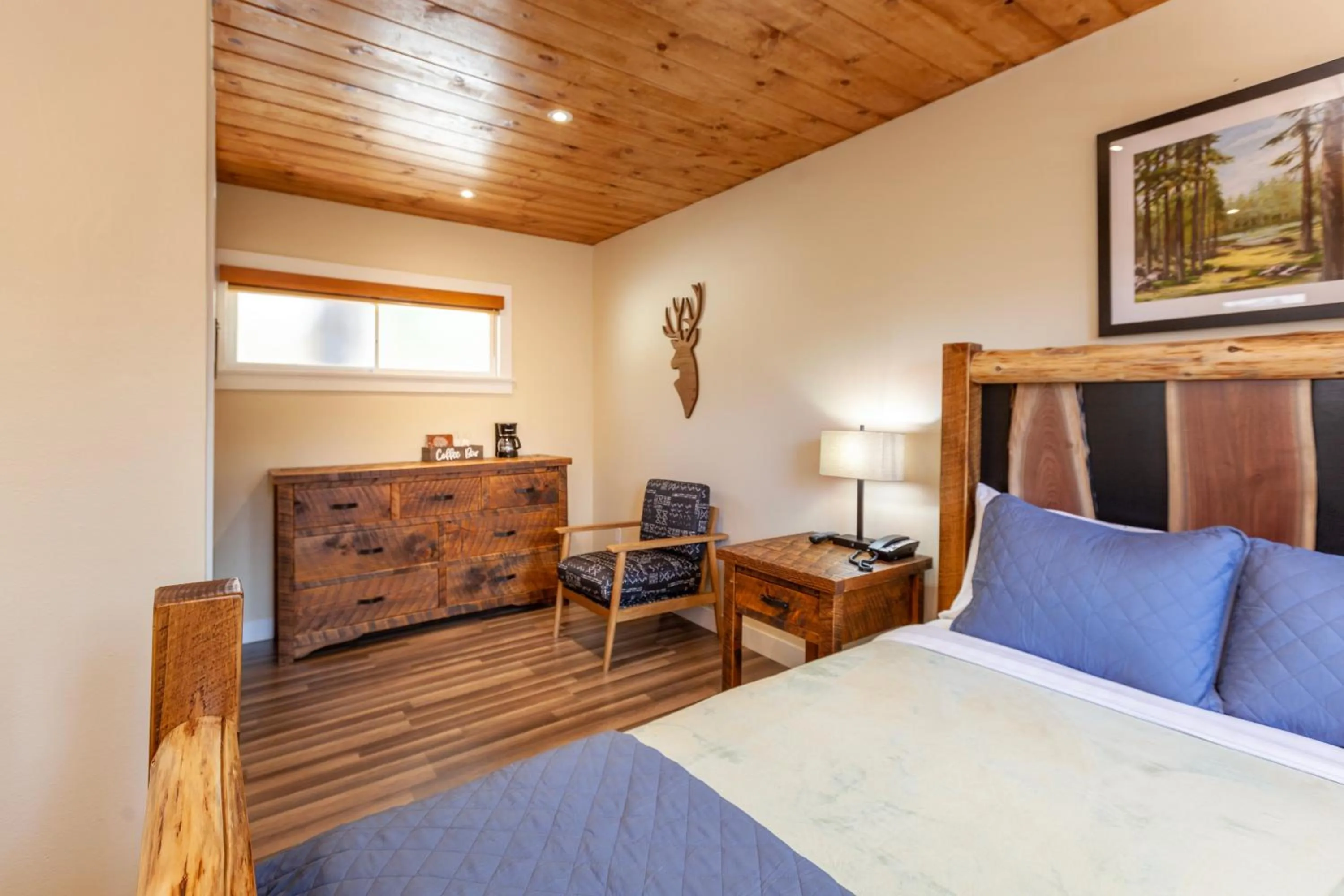 Bed in Tahquitz Pines Retreat